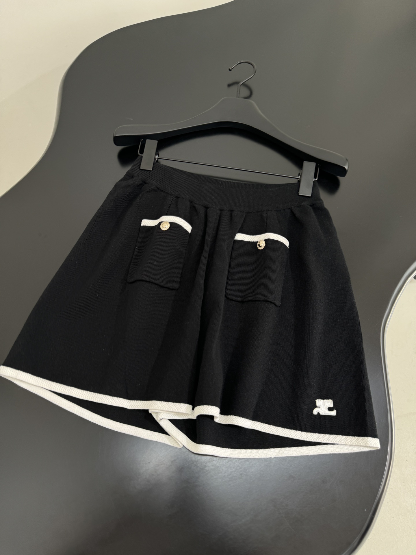 P529 Women’s Cotton Suit with Logo Embroidery and Fresh Shorts - 图片 4