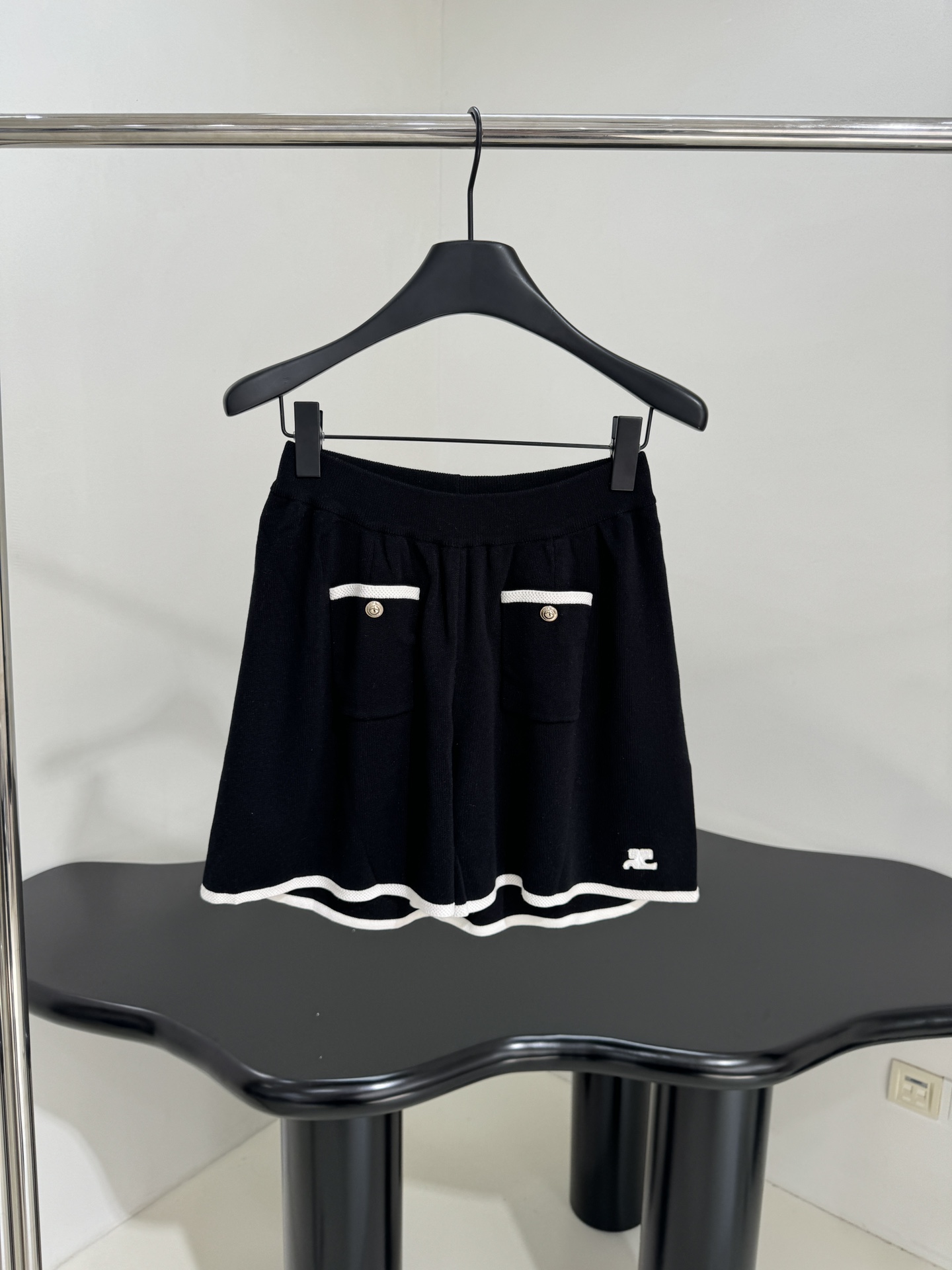 P529 Women’s Cotton Suit with Logo Embroidery and Fresh Shorts