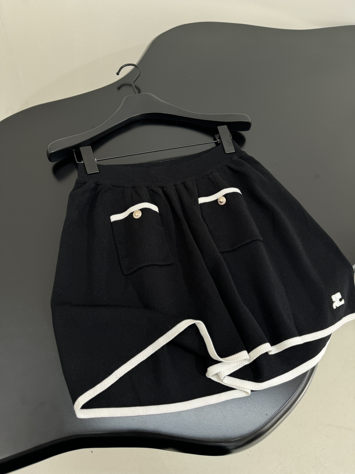 P529 Women’s Cotton Suit with Logo Embroidery and Fresh Shorts - 图片 7