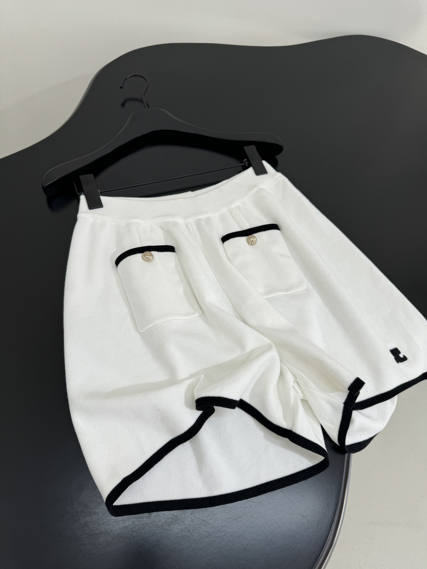 P529 Women’s Cotton Suit with Logo Embroidery and Loose Fit - 图片 5