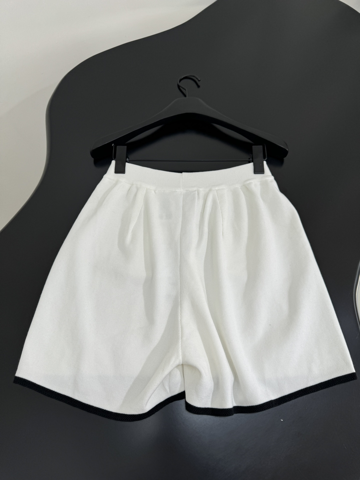 P529 Women’s Cotton Suit with Logo Embroidery and Loose Fit - 图片 9