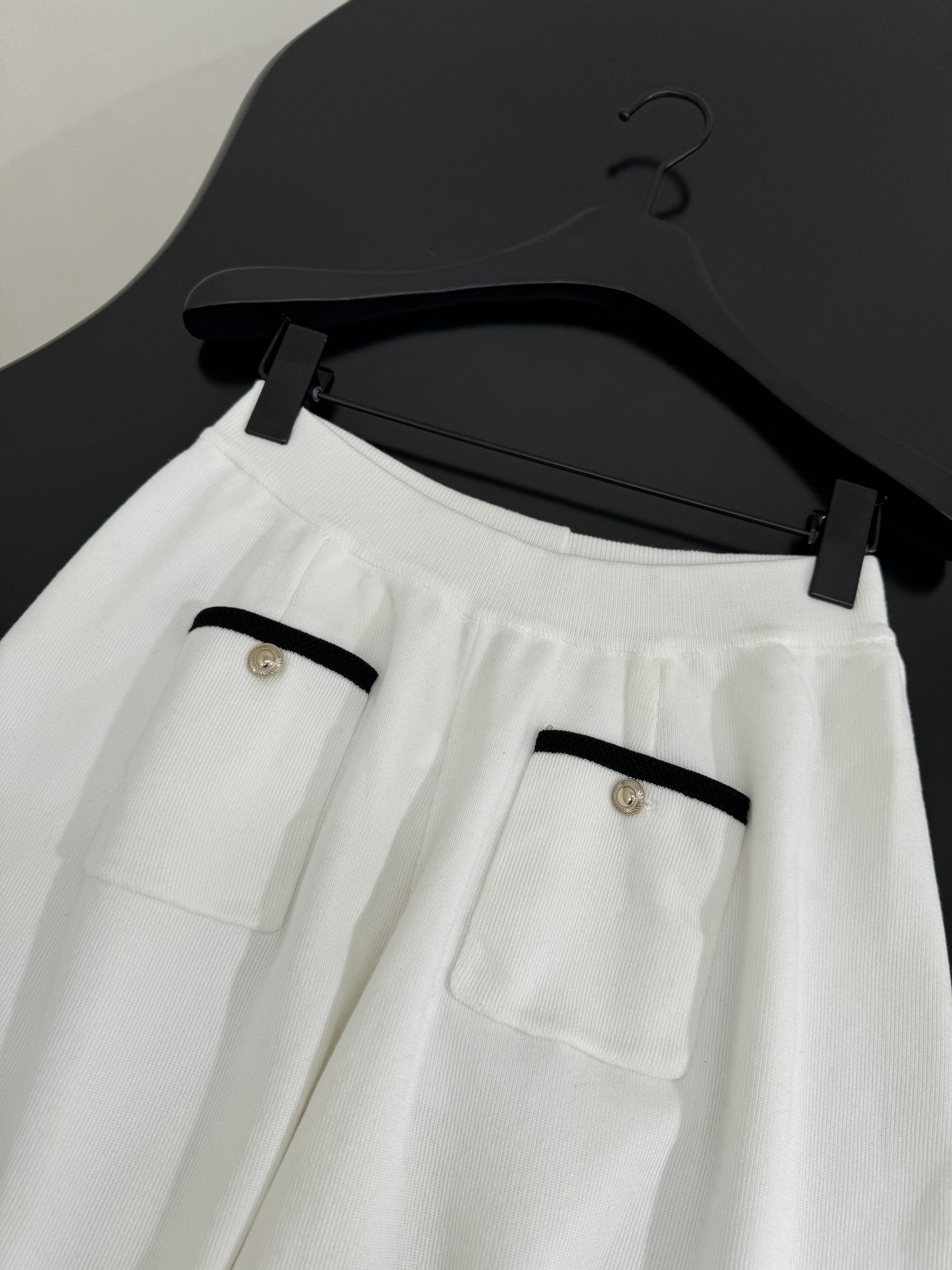 P529 Women’s Cotton Suit with Logo Embroidery and Loose Fit - 图片 6