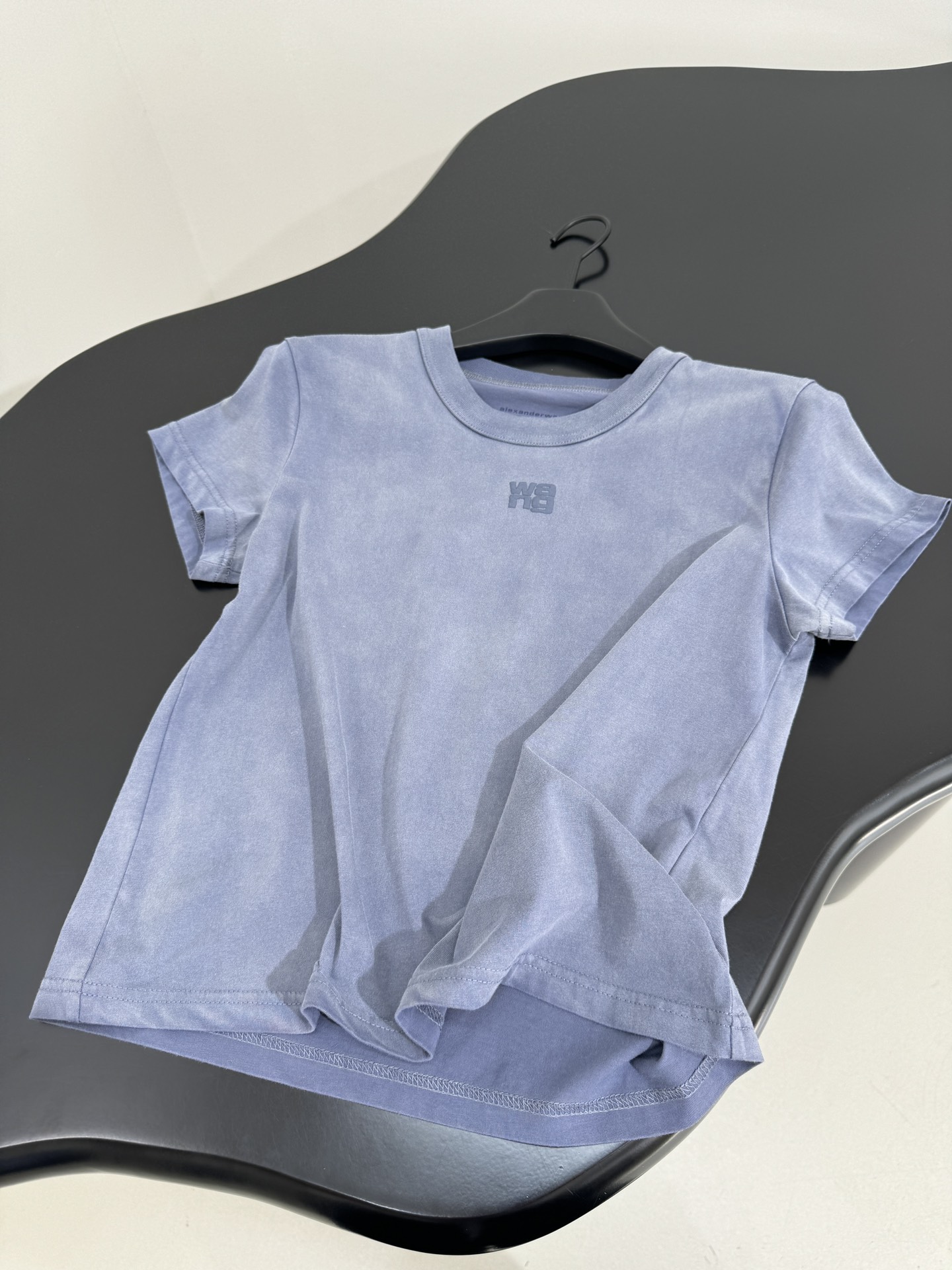 “Alexander Wang’s New Cotton T-Shirt: Original Design with Tattered Logo Tape” - 图片 7