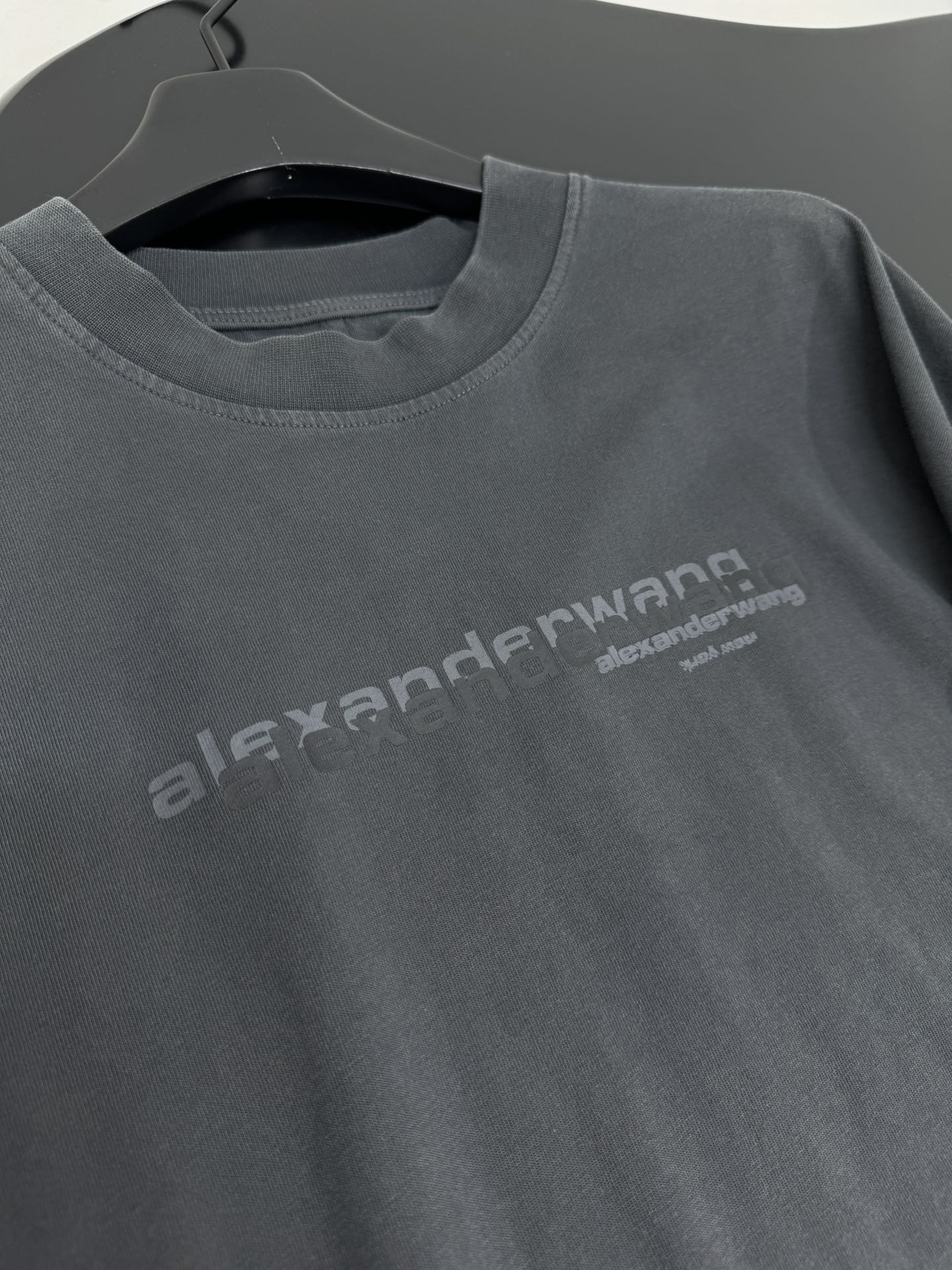 “Alexandre Wang25 New Pressurized T-Shirts with Film Label and Cotton-Lined Fabric” - 图片 7