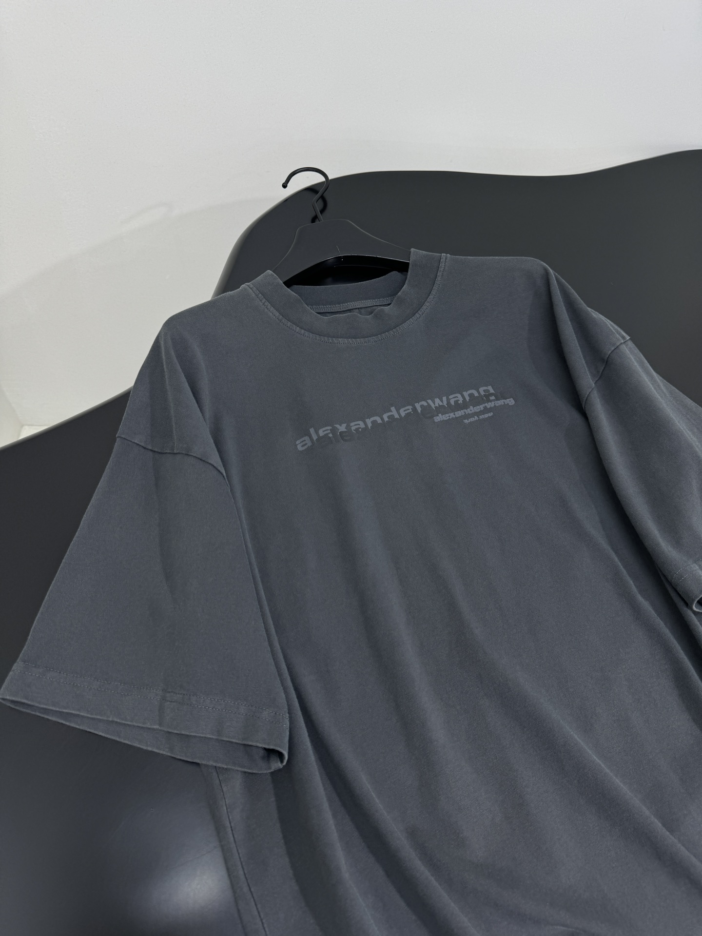 “Alexandre Wang25 New Pressurized T-Shirts with Film Label and Cotton-Lined Fabric” - 图片 6