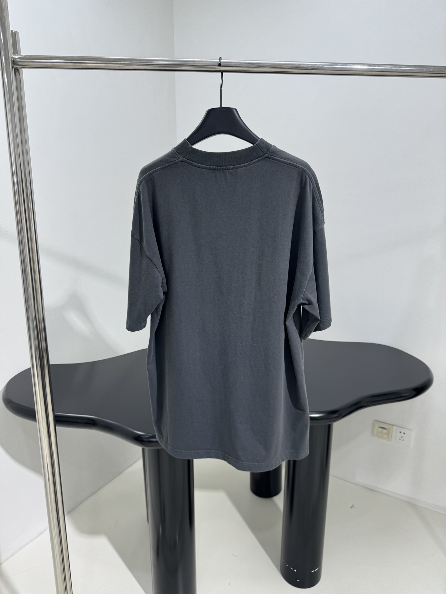 “Alexandre Wang25 New Pressurized T-Shirts with Film Label and Cotton-Lined Fabric” - 图片 3