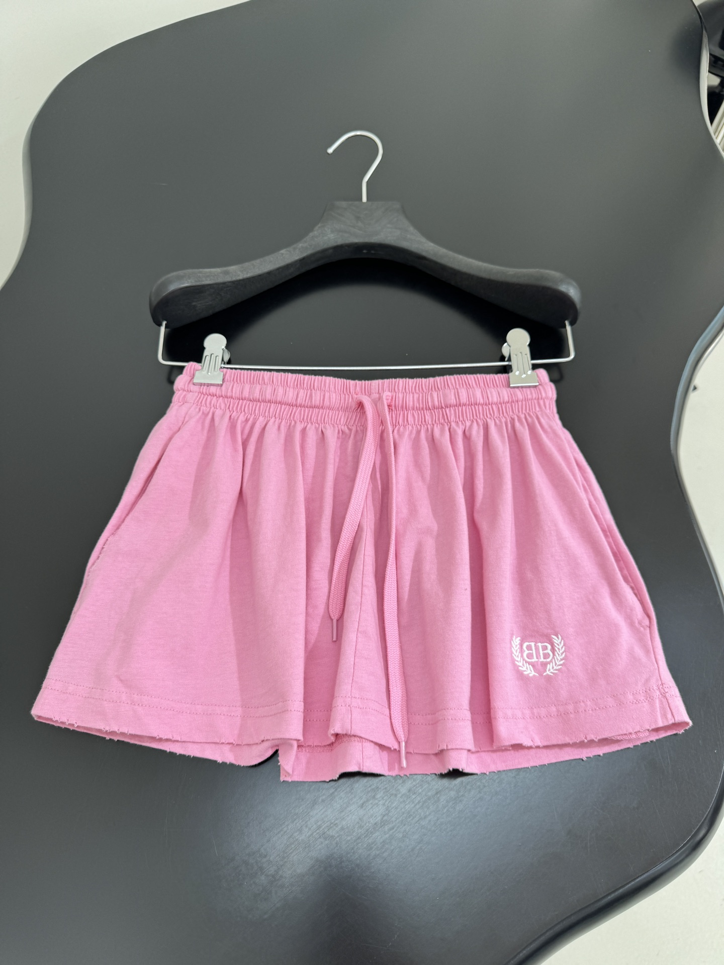 Balenciaga Inspired Laurel Classic Football Shorts with Gender Equality Embroidery - 图片 5