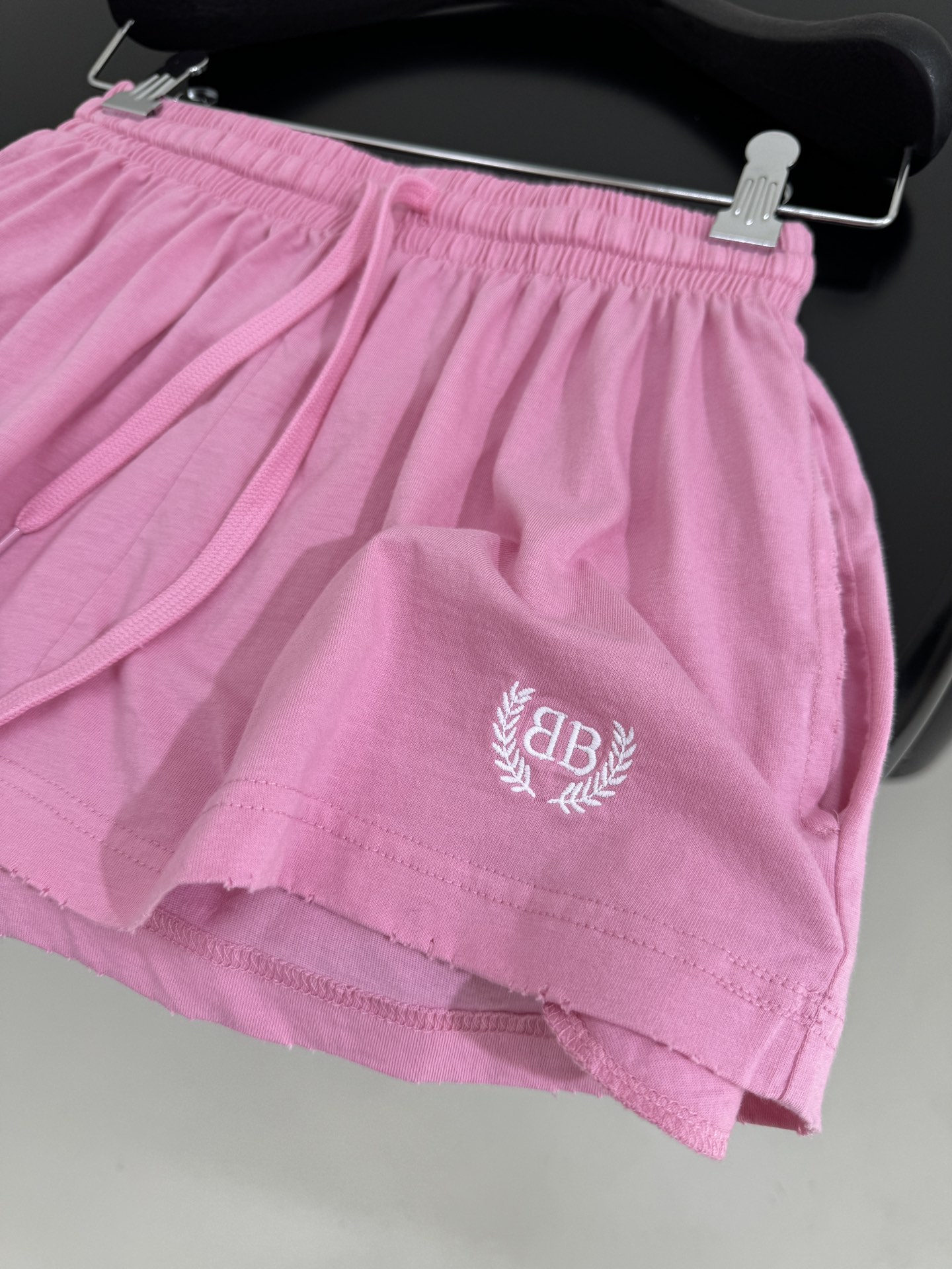 Balenciaga Inspired Laurel Classic Football Shorts with Gender Equality Embroidery - 图片 7