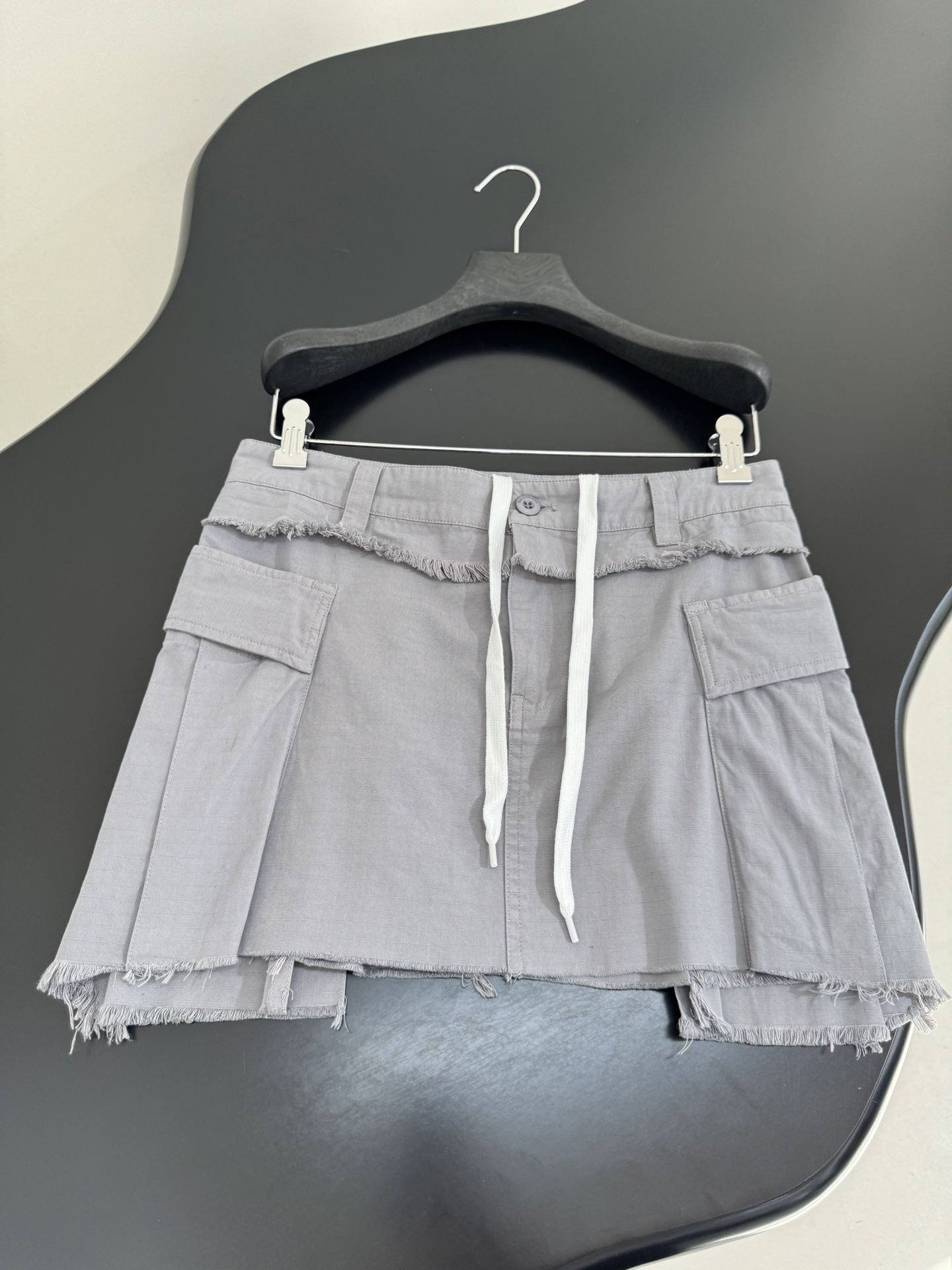Balenciaga P621 Cargo Miniskirt: Hard-Ass Dress with Unique Features and Stylish Design - 图片 4
