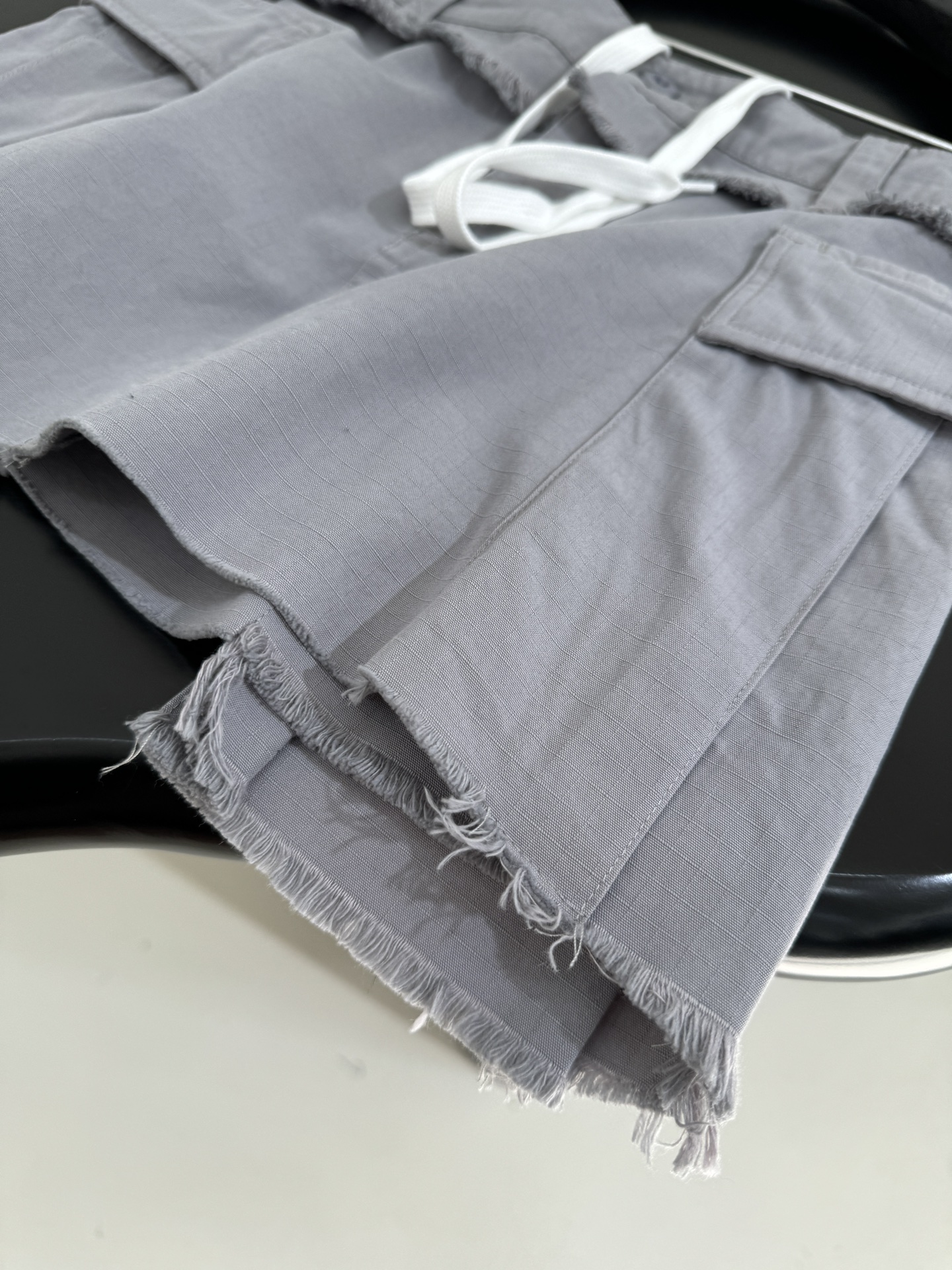 Balenciaga P621 Cargo Miniskirt: Hard-Ass Dress with Unique Features and Stylish Design - 图片 7