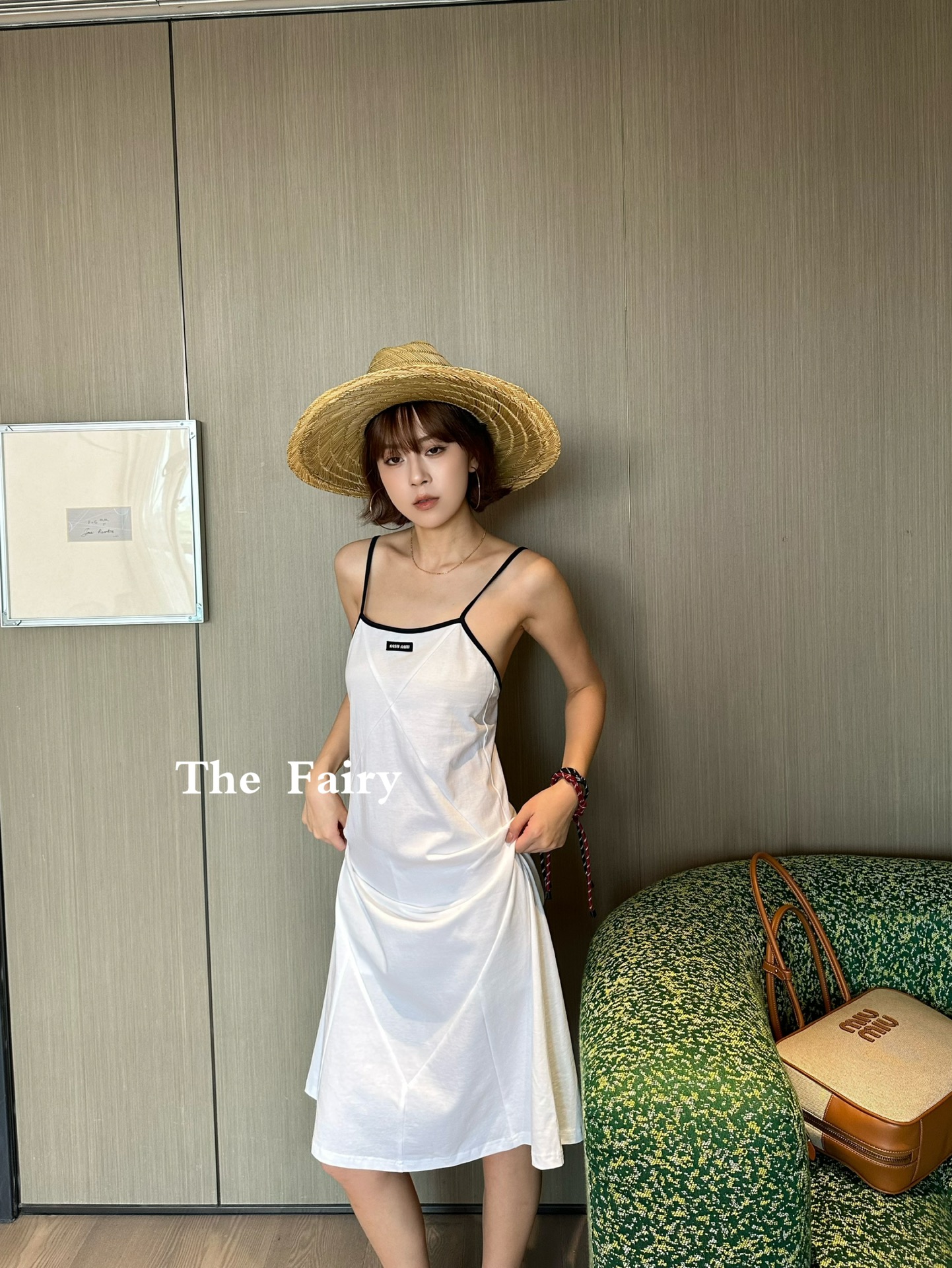 NO:446066,Miumi* 25Ss spring and summer new style cotton suspender backless dress丨Exclusive yb development!  High-end production!  Cotton jersey fabric decoration brand logo embroidery diamond lines increase contour sense Contrast color suspender trim elastic pattern silhouette hem Single-fit layered yyds on sale S/M/L, miumiu, skirts, alexander wang19860909Miumi* 25Ss春夏新款 棉质吊带露背连衣裙丨独家yb开发！高版出品！棉质平纹针织面料 饰品牌标识刺绣 菱形线条增加轮廓感 撞色吊带饰边 弹力版型 廓形下摆 单穿叠穿都yyds现货发售S/M/L,,miumiu,skirts,alexander wang,Women's clothing