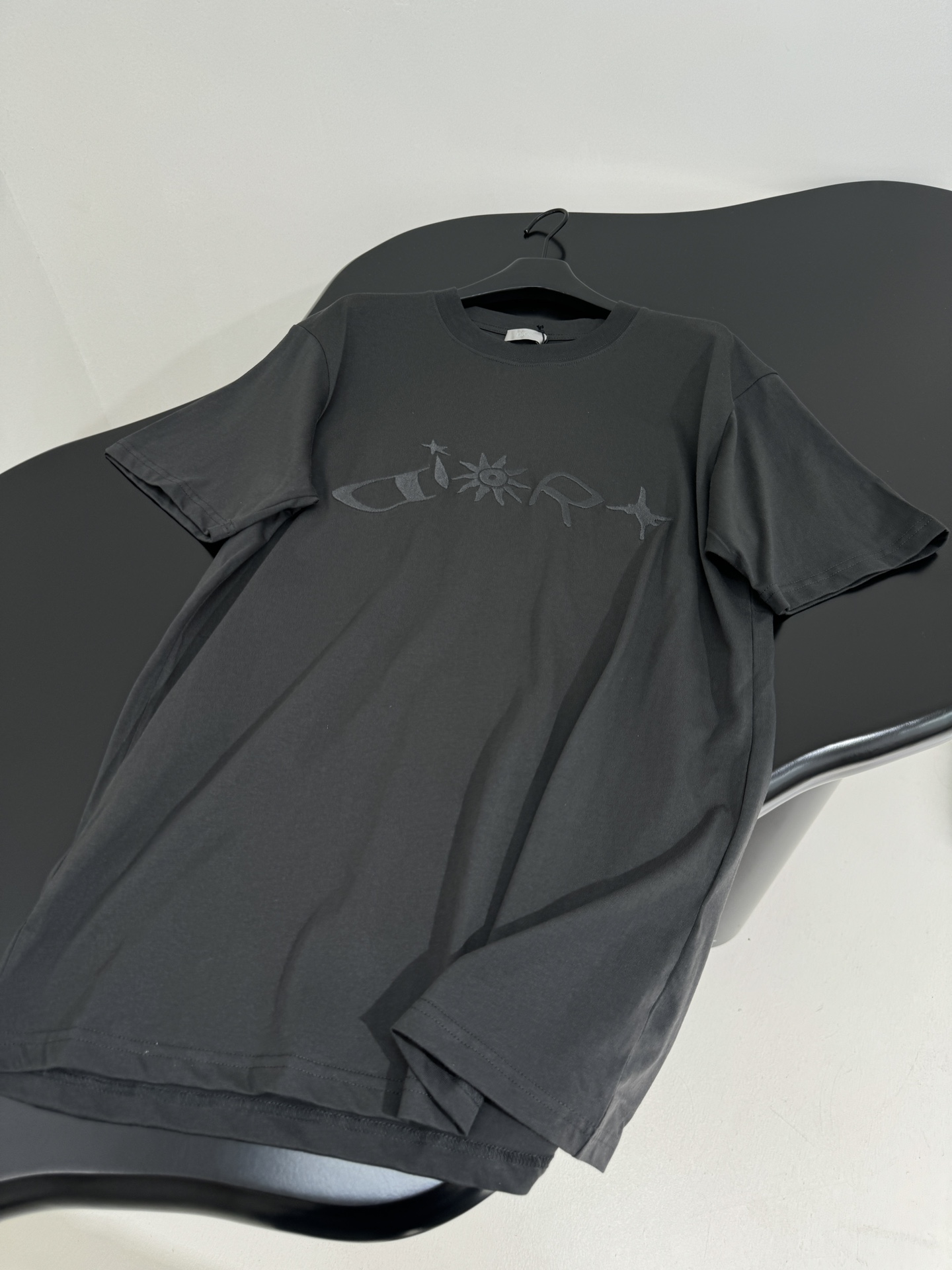 Title: Original Dio x Hamilton Cotton Embroidered T-Shirts and Slitting Needles for Fabric Production - 图片 8