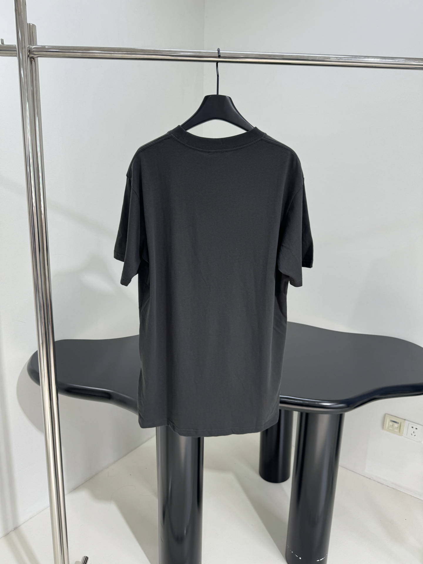 Title: Original Dio x Hamilton Cotton Embroidered T-Shirts and Slitting Needles for Fabric Production - 图片 3