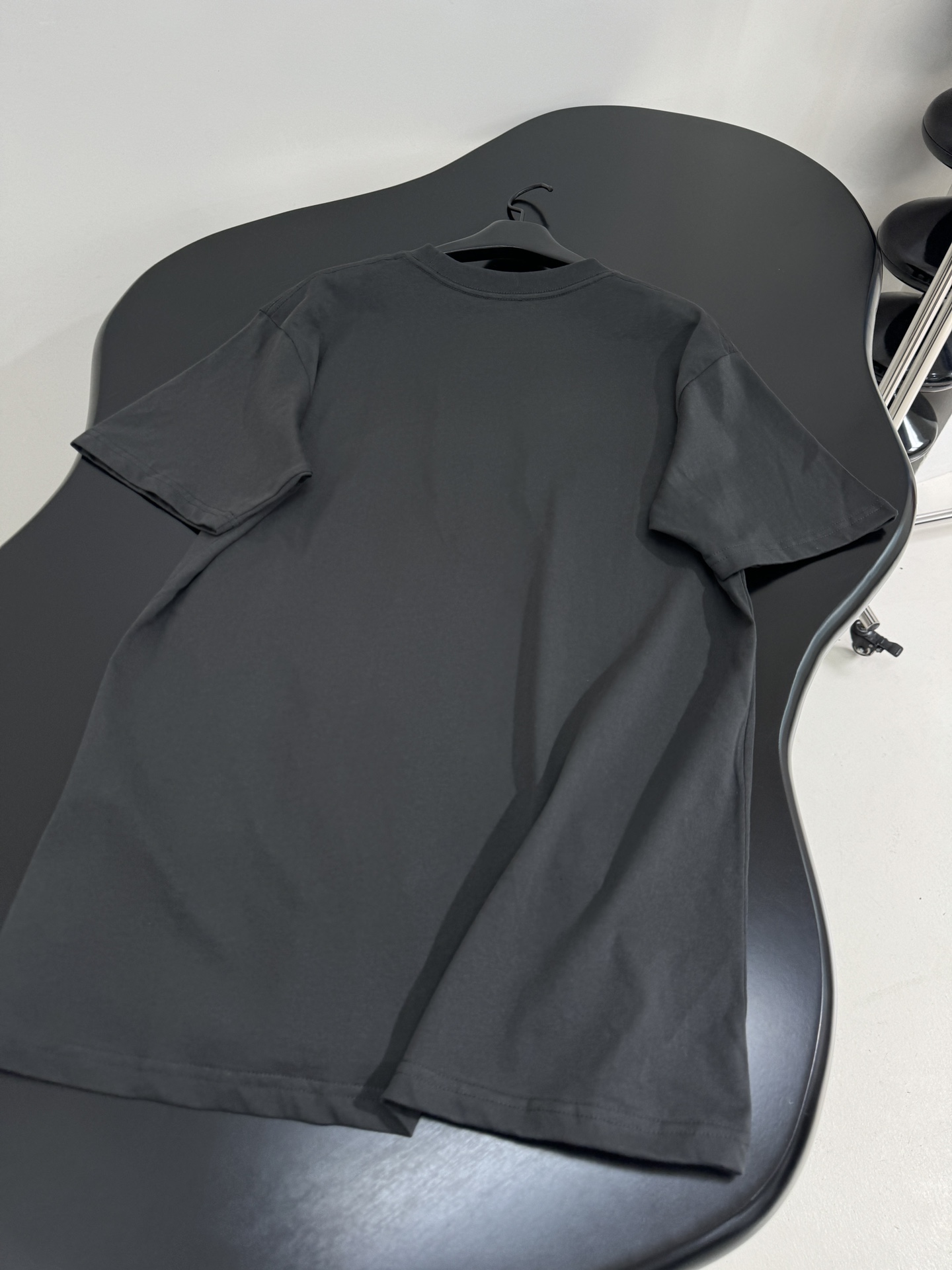 Title: Original Dio x Hamilton Cotton Embroidered T-Shirts and Slitting Needles for Fabric Production - 图片 9