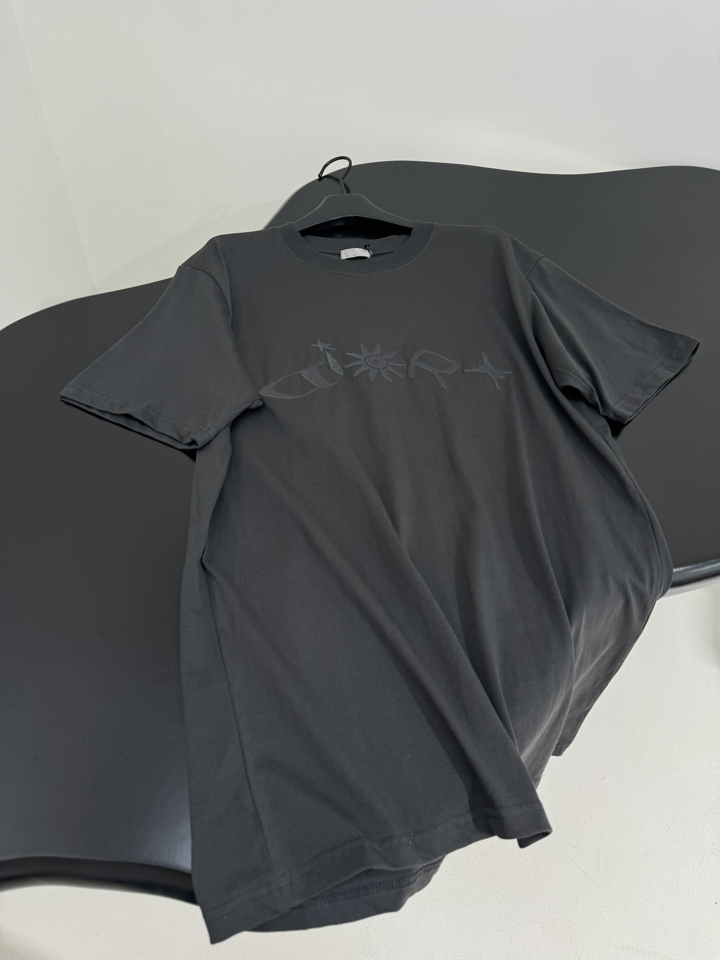Title: Original Dio x Hamilton Cotton Embroidered T-Shirts and Slitting Needles for Fabric Production - 图片 7