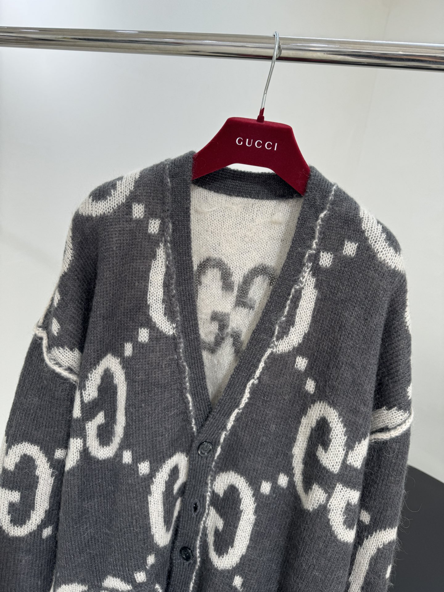“Autumn New Clothes: GG Wool Mahjongg Embroidered Jacket in Dark Grey and White” - 图片 2