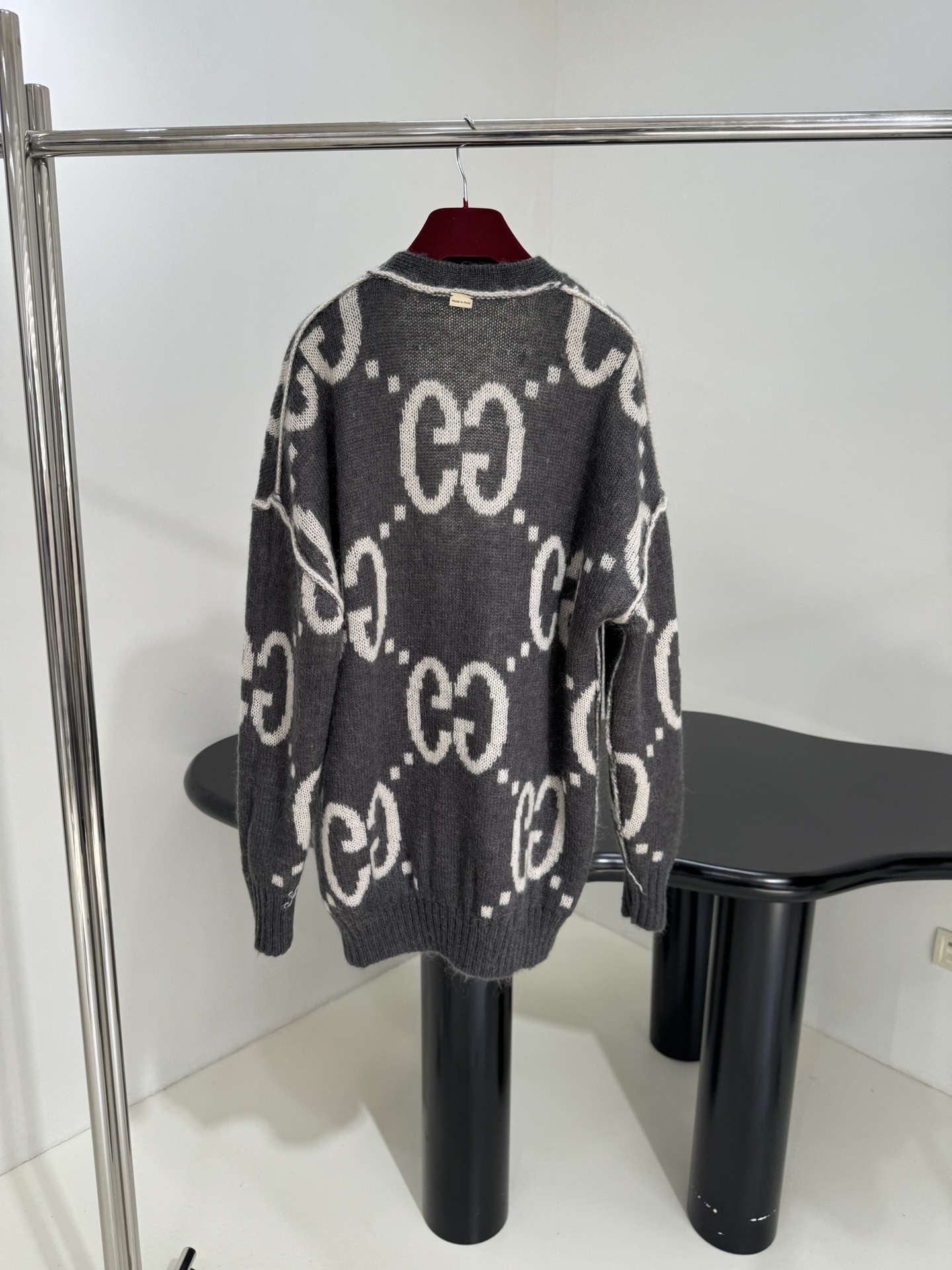 “Autumn New Clothes: GG Wool Mahjongg Embroidered Jacket in Dark Grey and White” - 图片 3
