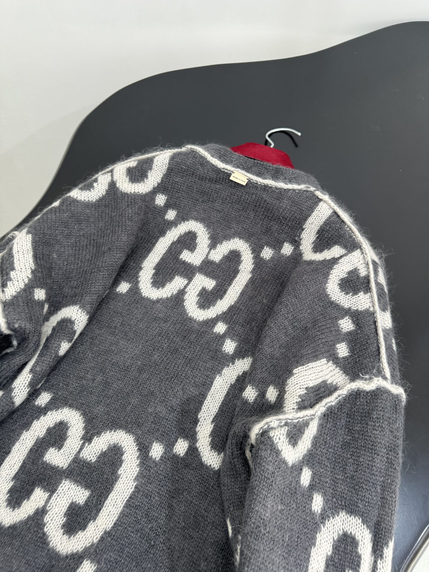 “Autumn New Clothes: GG Wool Mahjongg Embroidered Jacket in Dark Grey and White” - 图片 9