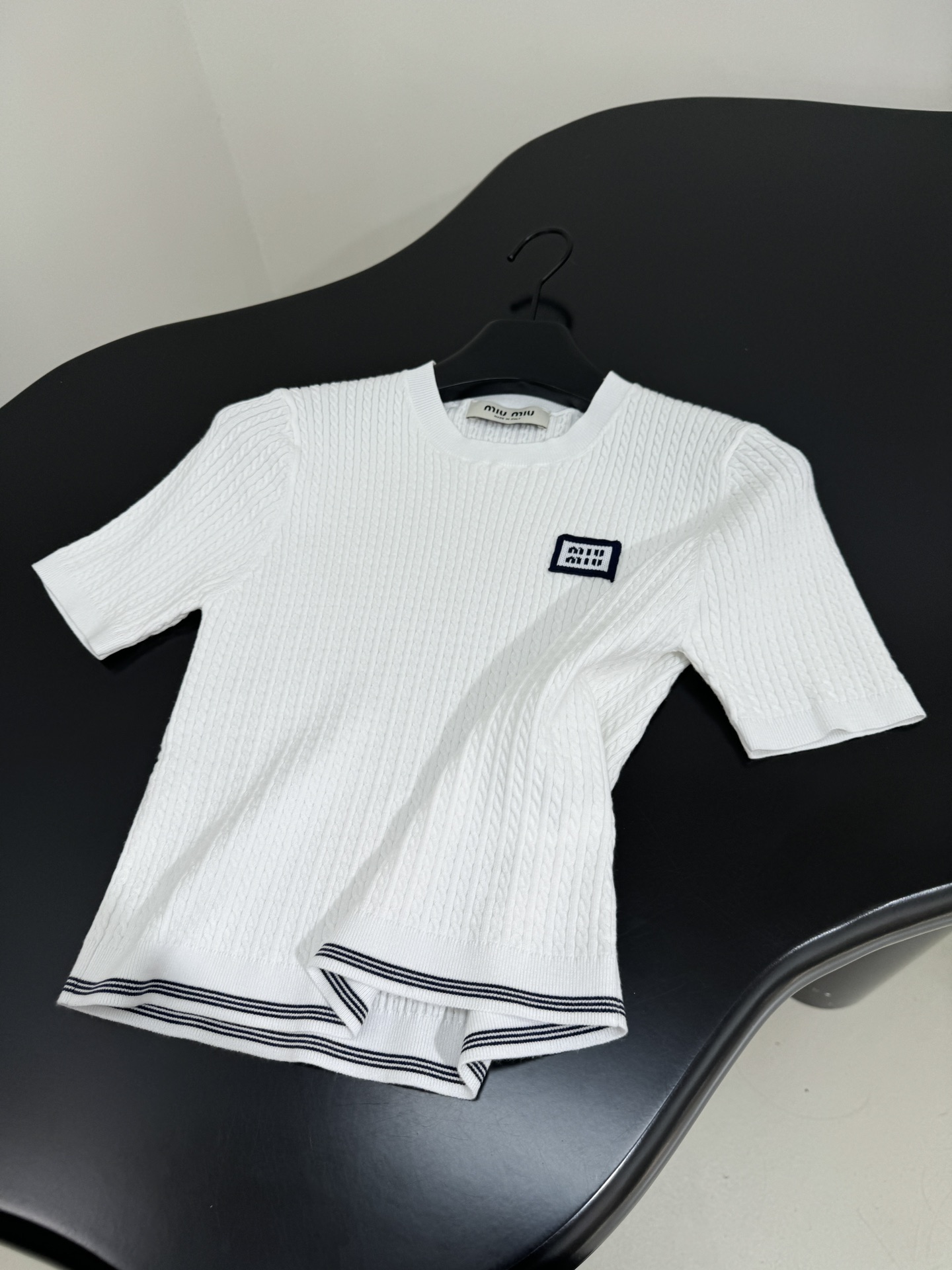 Striped Hem Wool Knit Top with Embroidered Logo - Comfortable & Stylish 9 i1753870906 3583 5