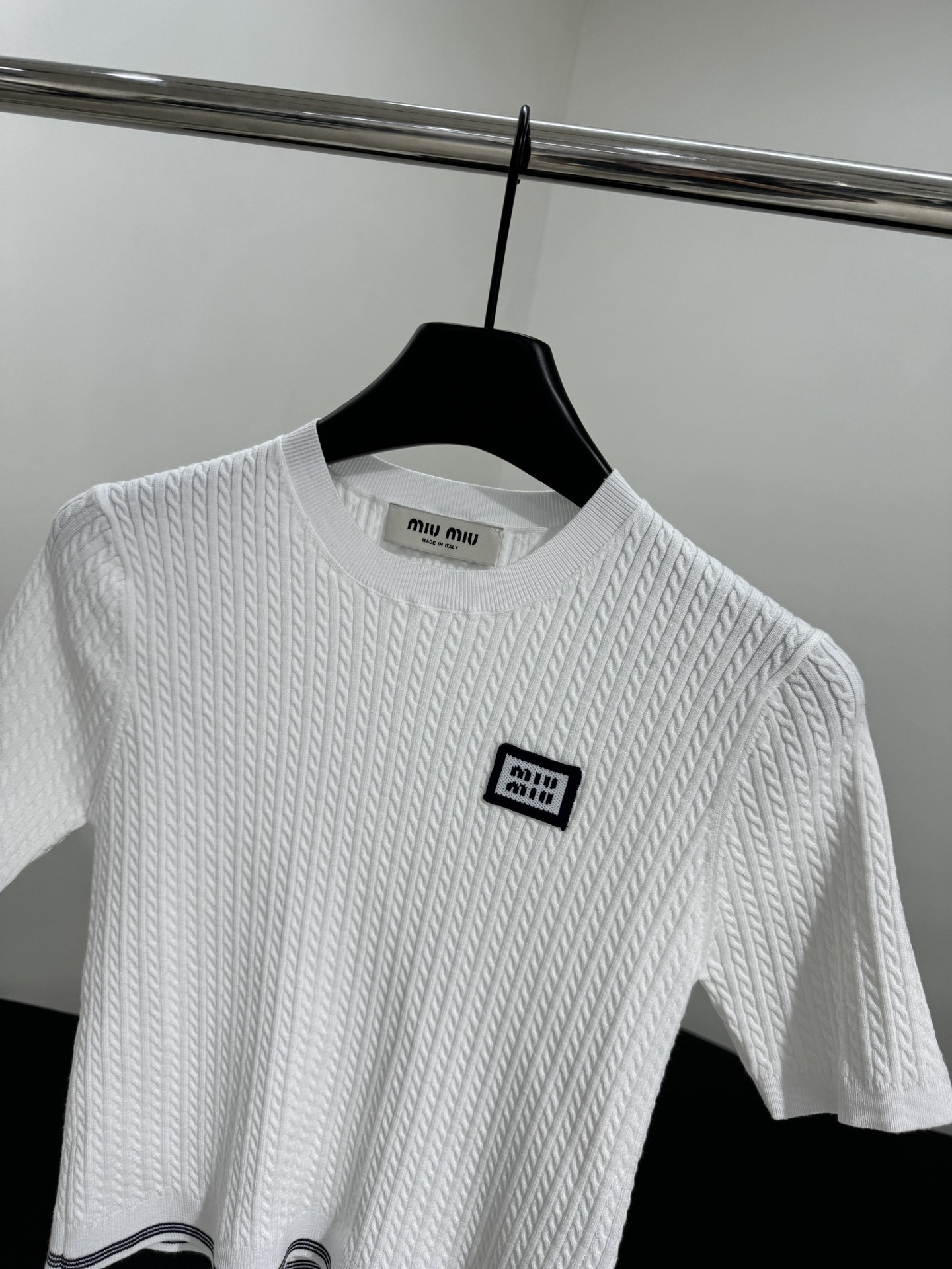 Striped Hem Wool Knit Top with Embroidered Logo - Comfortable & Stylish 3 i1753870906 6957 4