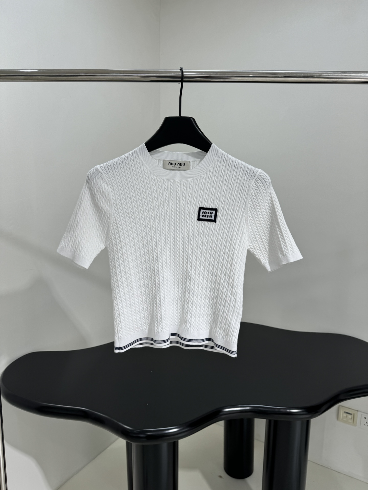 Striped Hem Wool Knit Top with Embroidered Logo - Comfortable & Stylish 2 i1753870906 721 7