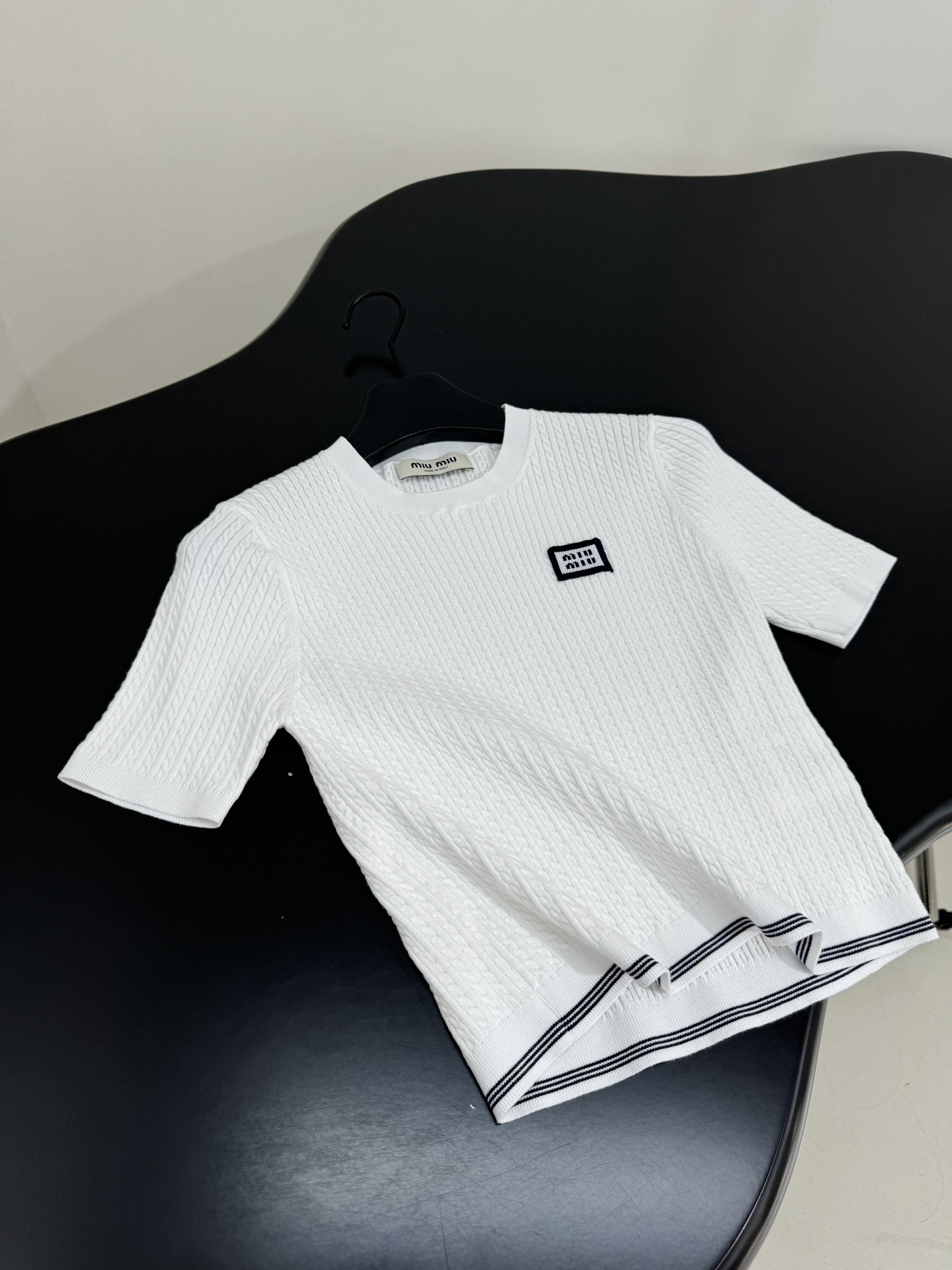 Striped Hem Wool Knit Top with Embroidered Logo - Comfortable & Stylish 8 i1753870906 7664 0