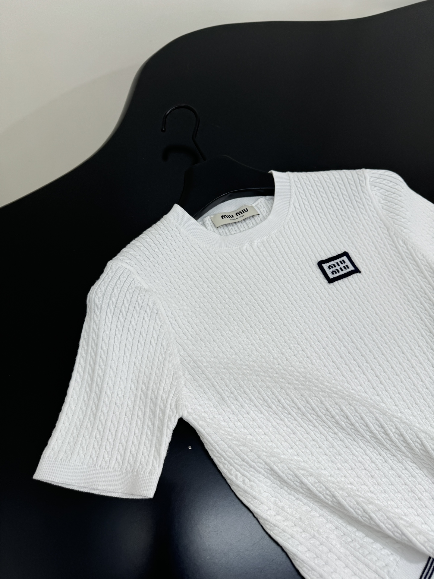 Striped Hem Wool Knit Top with Embroidered Logo - Comfortable & Stylish 6 i1753870907 6303 0