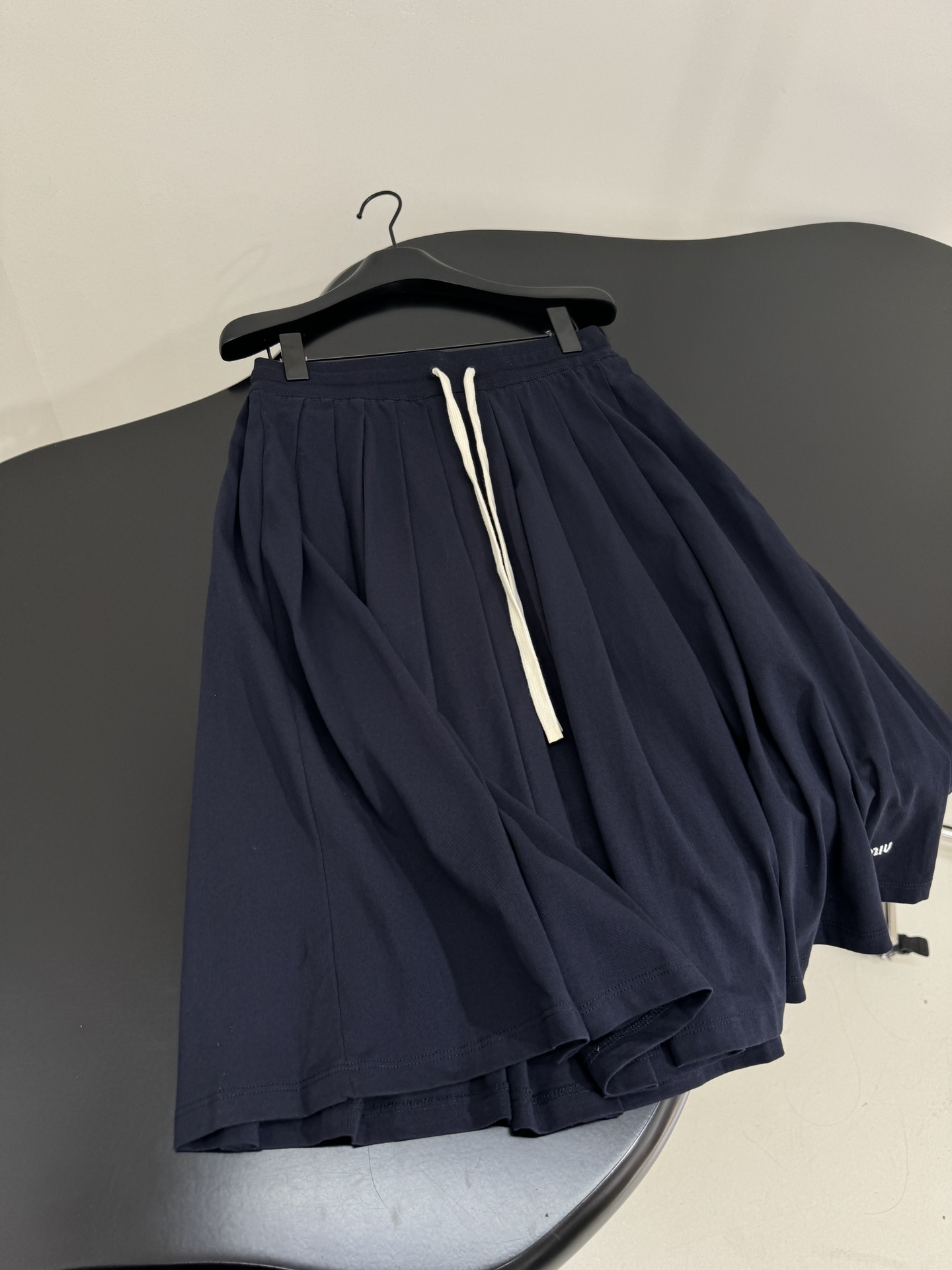 Miu Miu Pleated Navy Knit Midi Skirt with Embroidered Logo 9 i1753870949 5180 2
