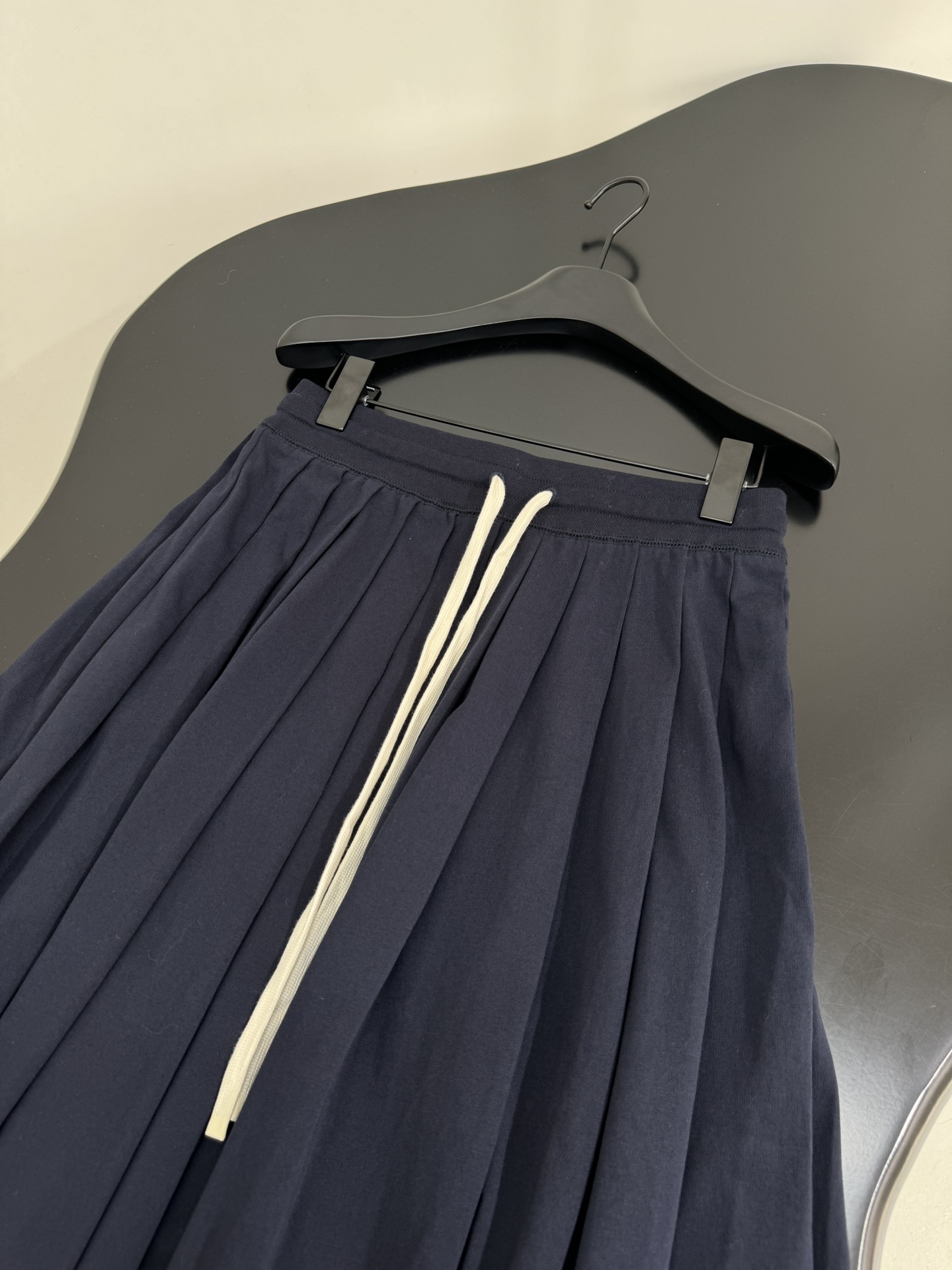Miu Miu Pleated Navy Knit Midi Skirt with Embroidered Logo 8 i1753870950 9035 5