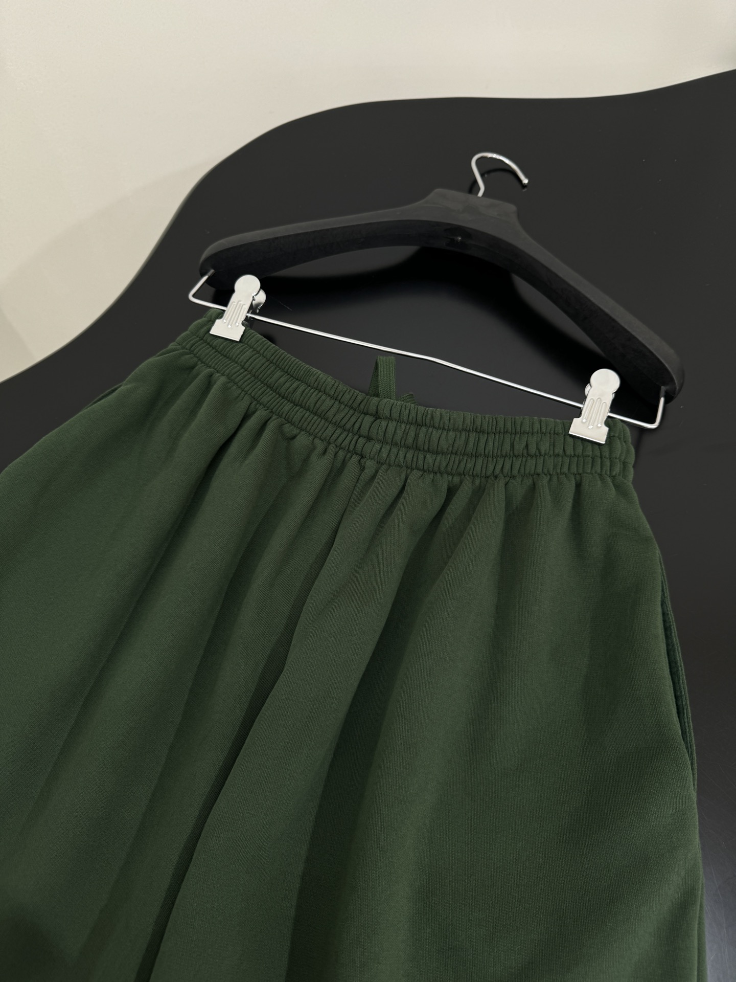 Balenciaga’s Original Hardcore Female Suit with Basketball Art Embroidery and Erosion Effect - 图片 9