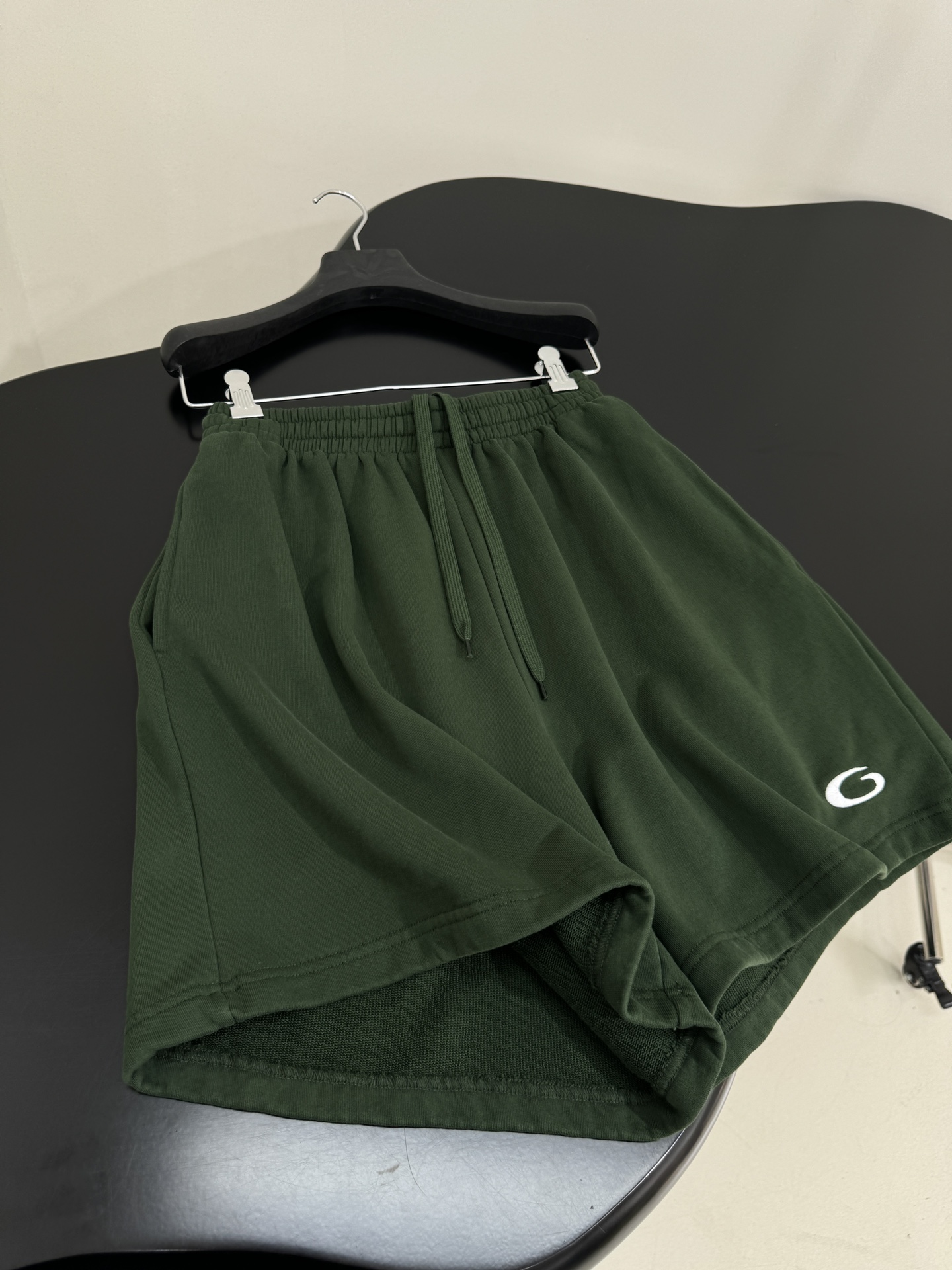Balenciaga’s Original Hardcore Female Suit with Basketball Art Embroidery and Erosion Effect - 图片 8