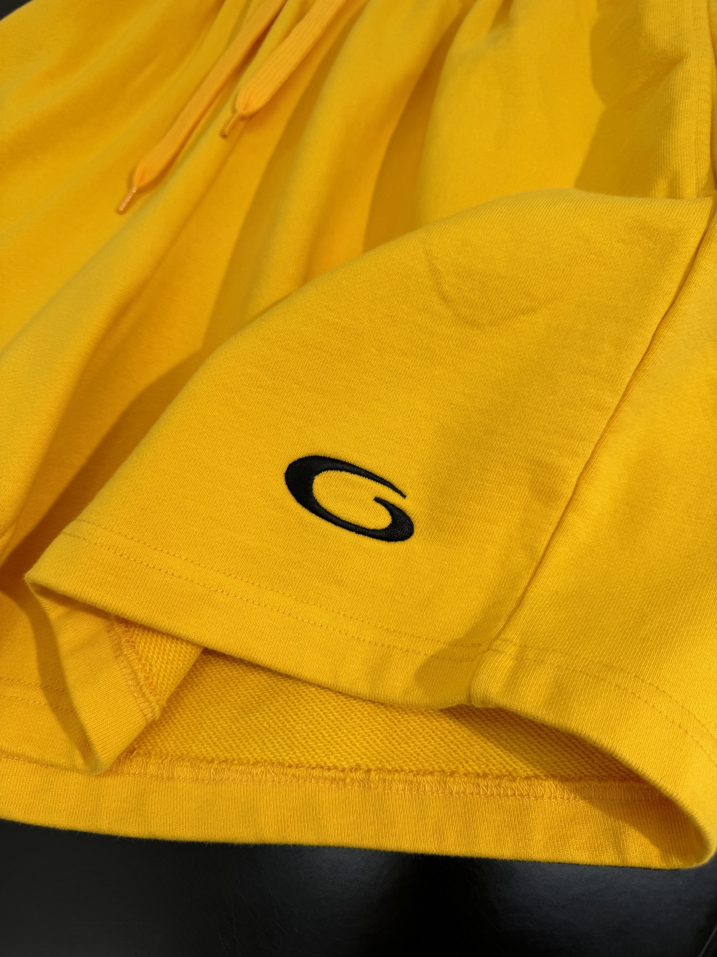 Balenciaga’s Basketball Series: Retro Basketball Art Embroidered Female Suit with Erosion Effect - 图片 6