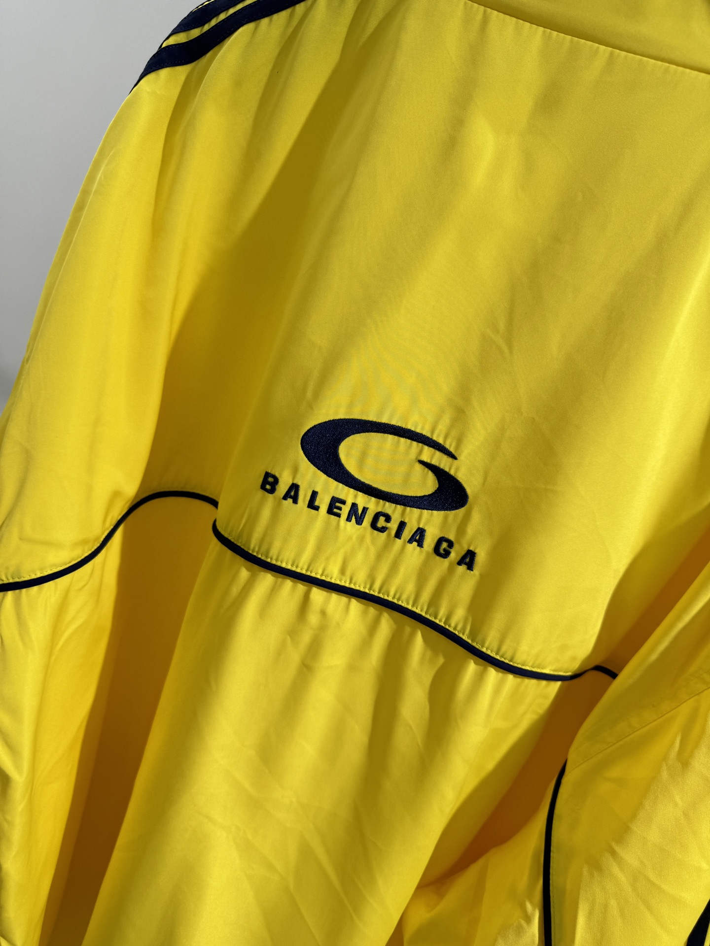 Balenciaga’s New LOP SPORTS ICON Profile Jacket: P960 Women’s Suit Review - 图片 3