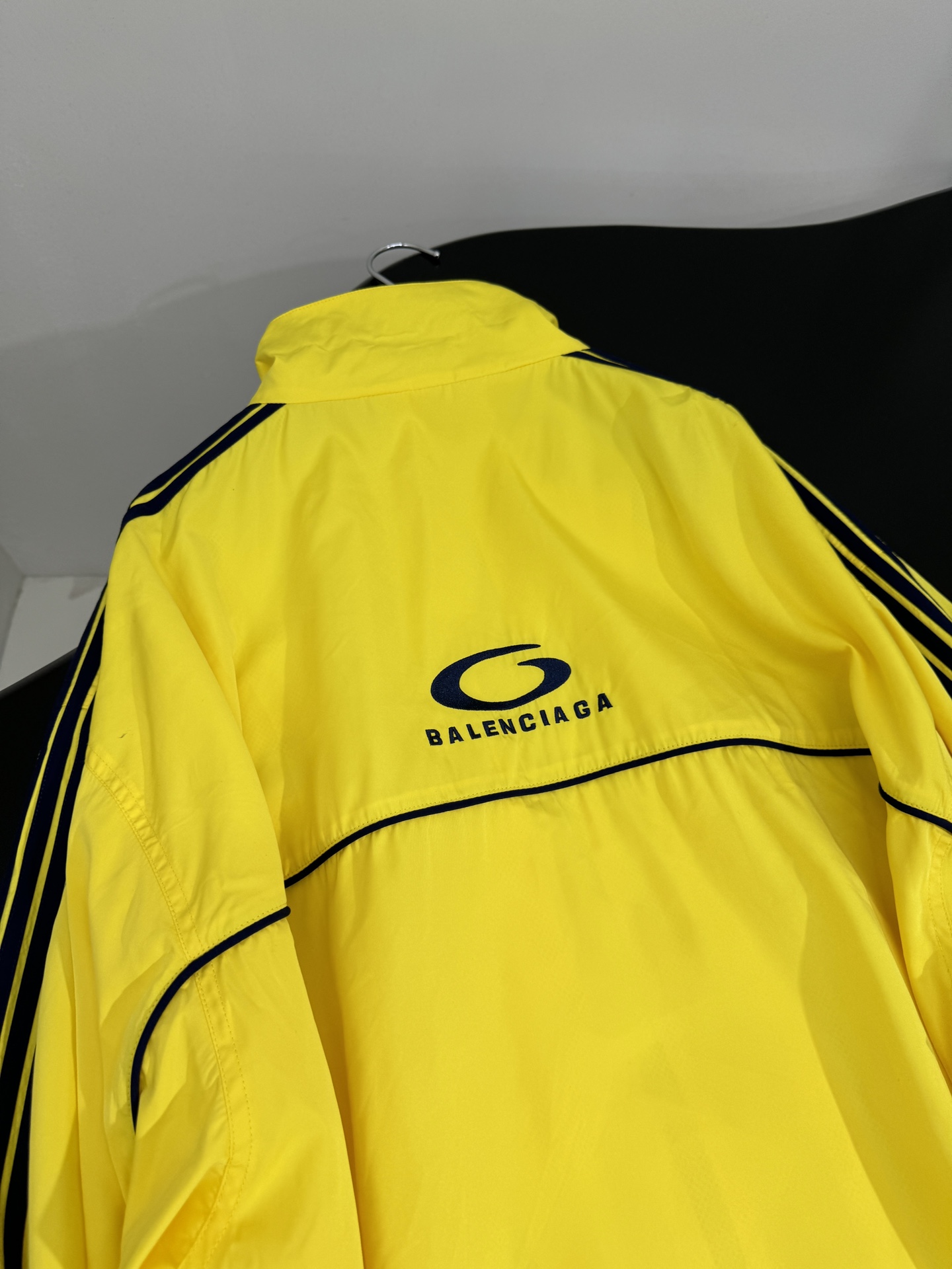 Balenciaga’s New LOP SPORTS ICON Profile Jacket: P960 Women’s Suit Review - 图片 8