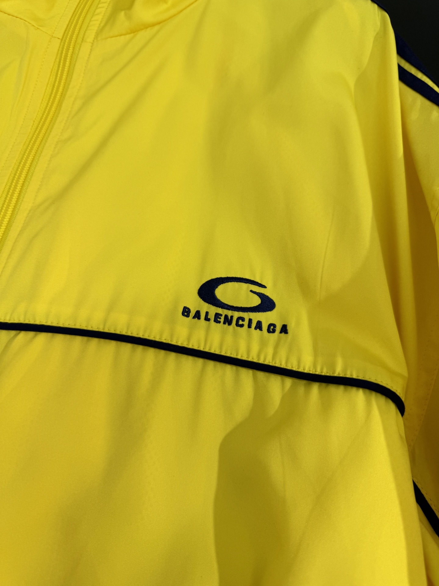 Balenciaga’s New LOP SPORTS ICON Profile Jacket: P960 Women’s Suit Review - 图片 5