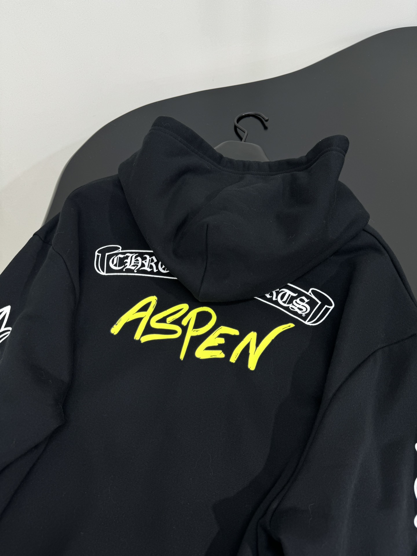 “ChromeHear*25 Women’s Suit: Original Hard-Core Design with Gender Equality in Black” - 图片 9