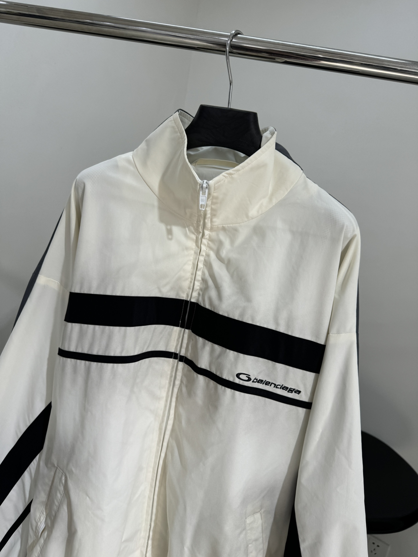 Balenciaga Tracksuit: Original Hardcore Female Suit with Embroidered Logo and Double-Headed Zipper - 图片 2