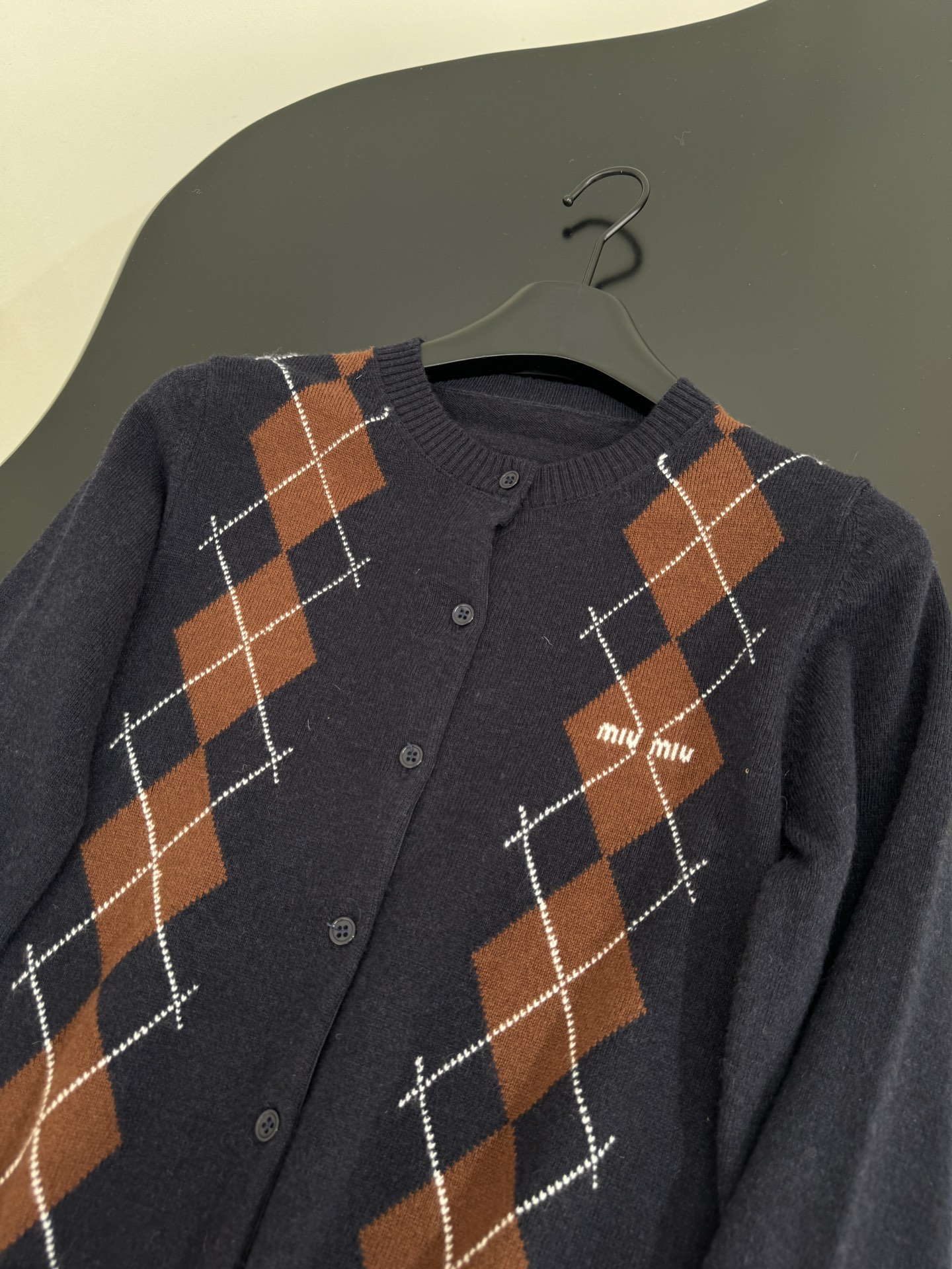 MIU MIU Black & Blue Intarsia Knit Cardigan with Logo Embroidery 7 i1754908354 2117 6