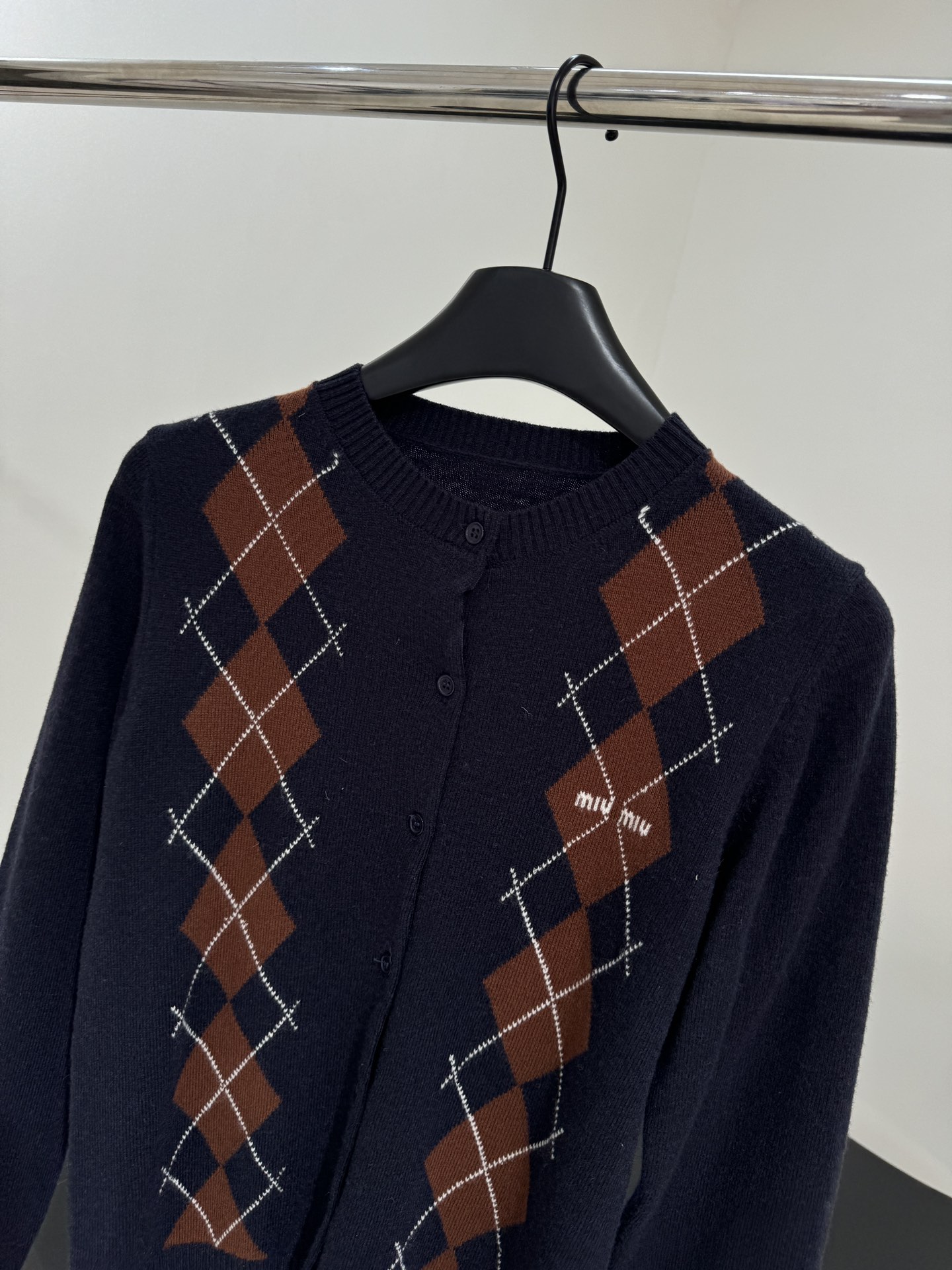 MIU MIU Black & Blue Intarsia Knit Cardigan with Logo Embroidery 3 i1754908354 2577 5