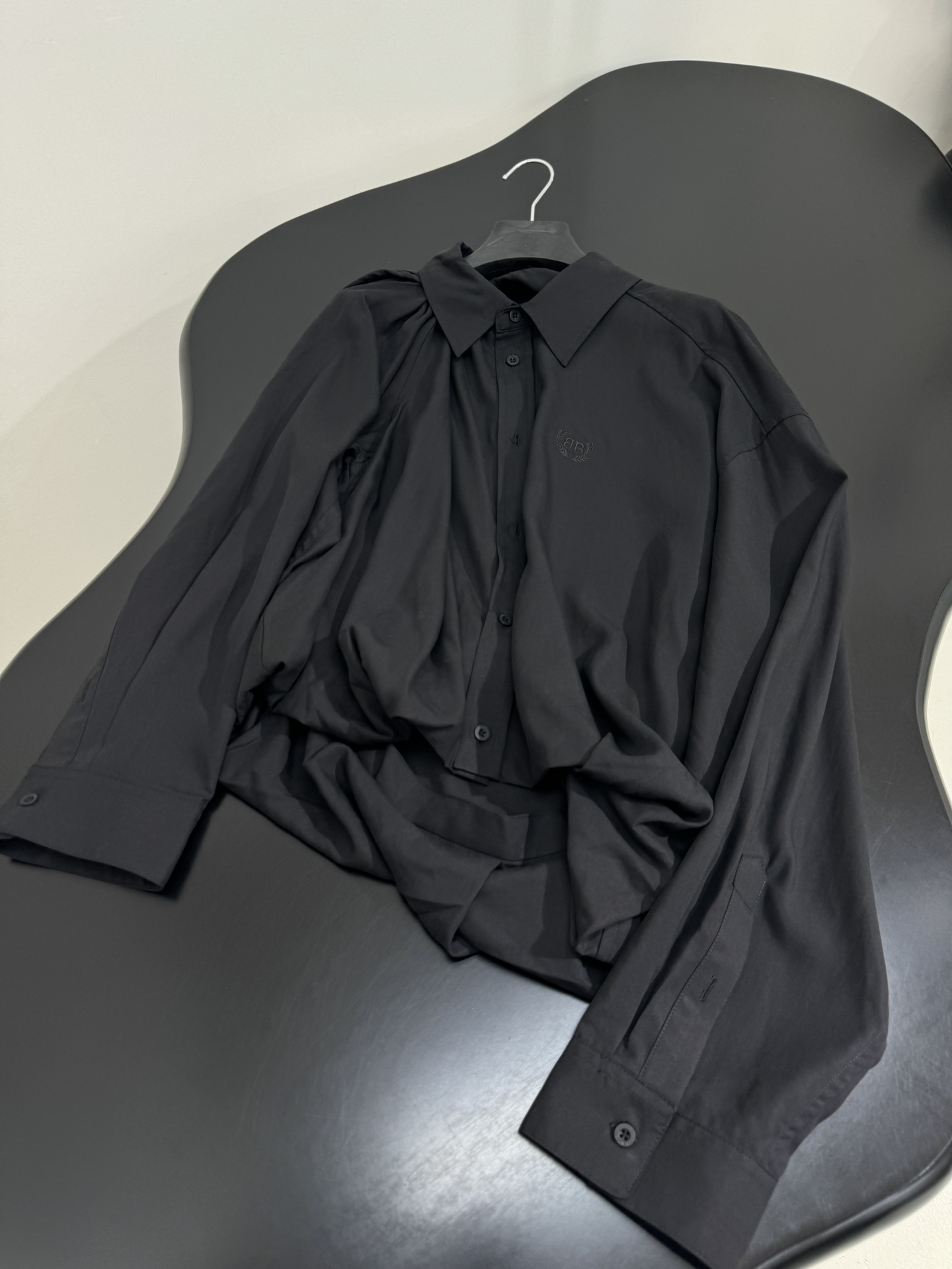 “Balenciaga Women’s Suit: Original Hardcore Design with Customized Cotton Silk, Boxy Fit, and Gender Equality” - 图片 5