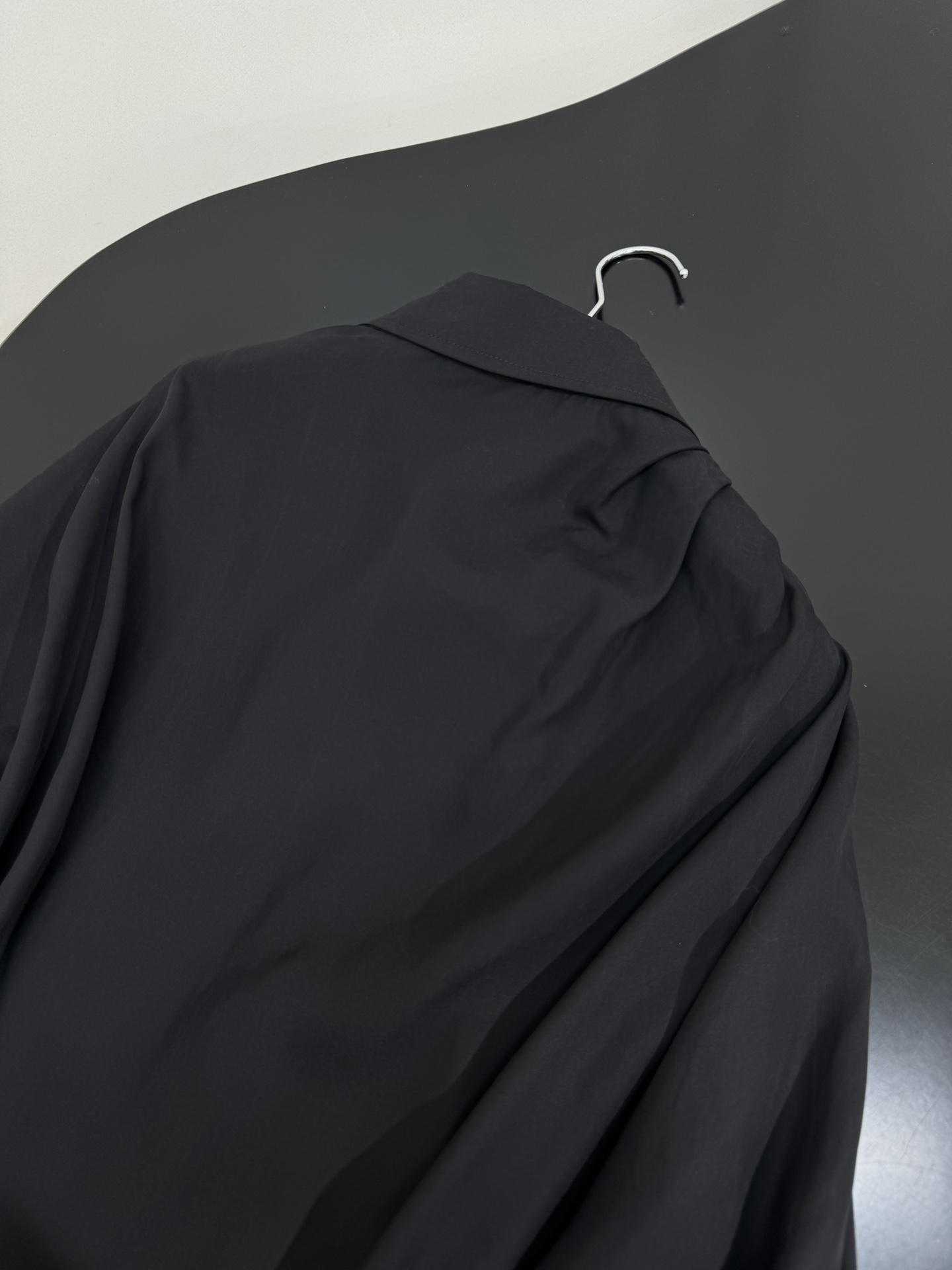 “Balenciaga Women’s Suit: Original Hardcore Design with Customized Cotton Silk, Boxy Fit, and Gender Equality” - 图片 9