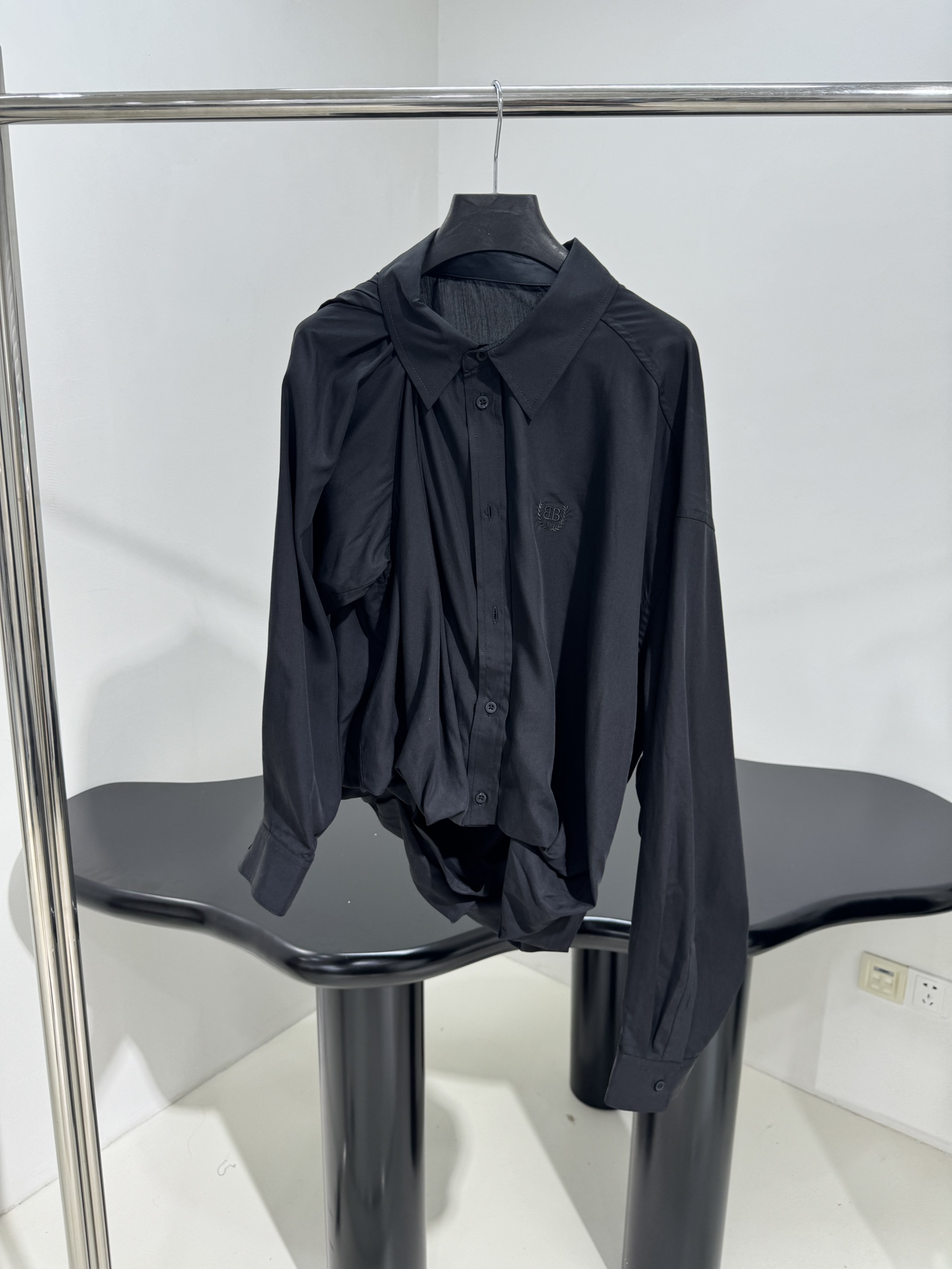 “Balenciaga Women’s Suit: Original Hardcore Design with Customized Cotton Silk, Boxy Fit, and Gender Equality” - 图片 1