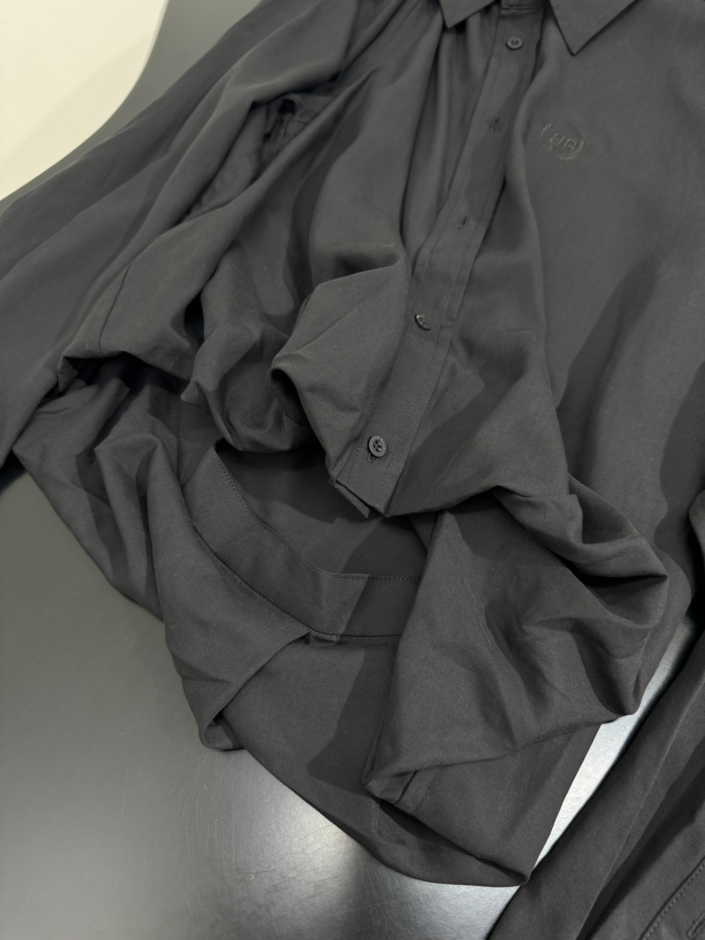 “Balenciaga Women’s Suit: Original Hardcore Design with Customized Cotton Silk, Boxy Fit, and Gender Equality” - 图片 6