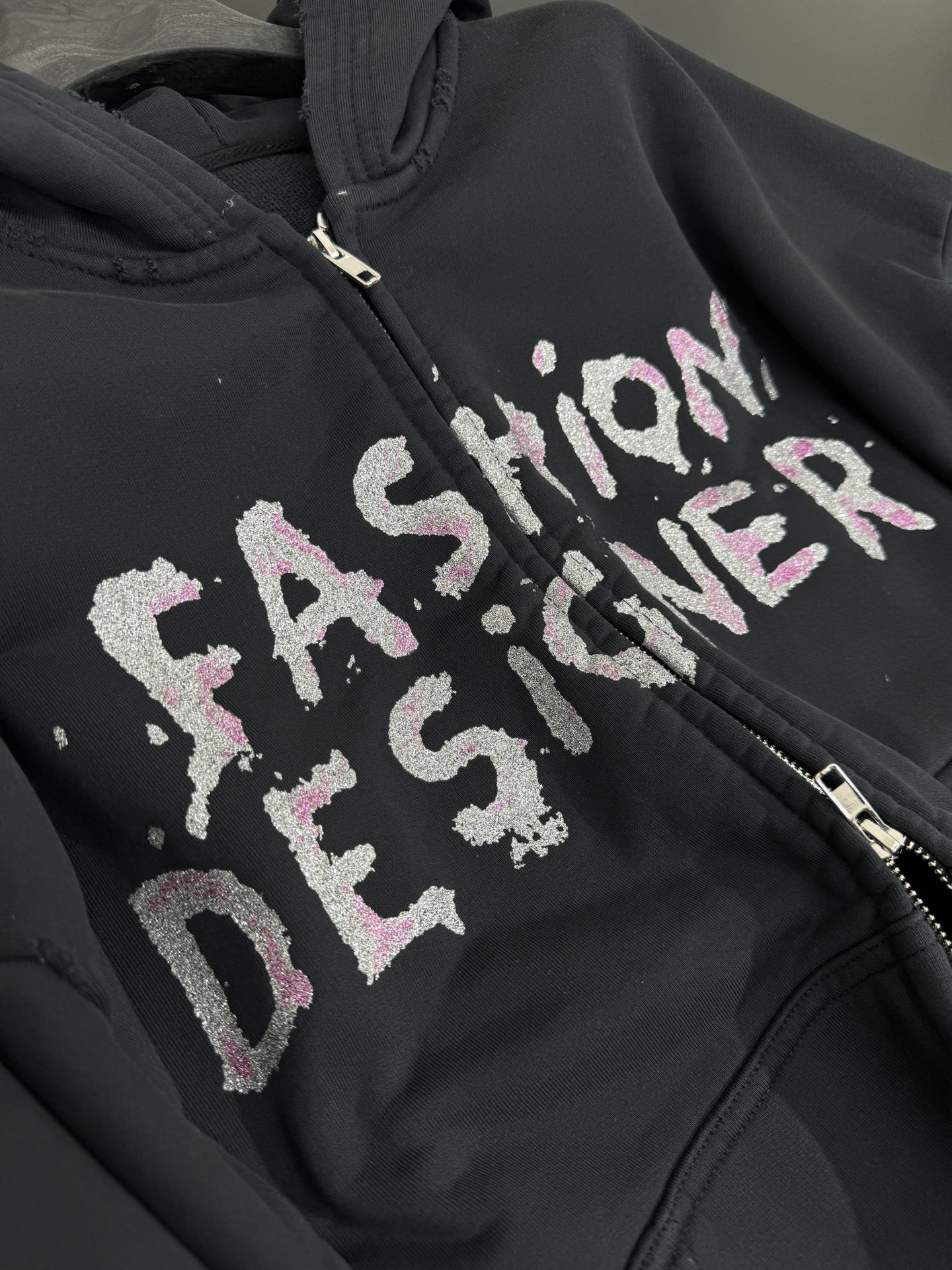 Title: Balenciaga Retro-Stamped Zipper Jacket in Black, Unisex, Erosion Effect, Classic Design, Sizes S-M-L. - 图片 6