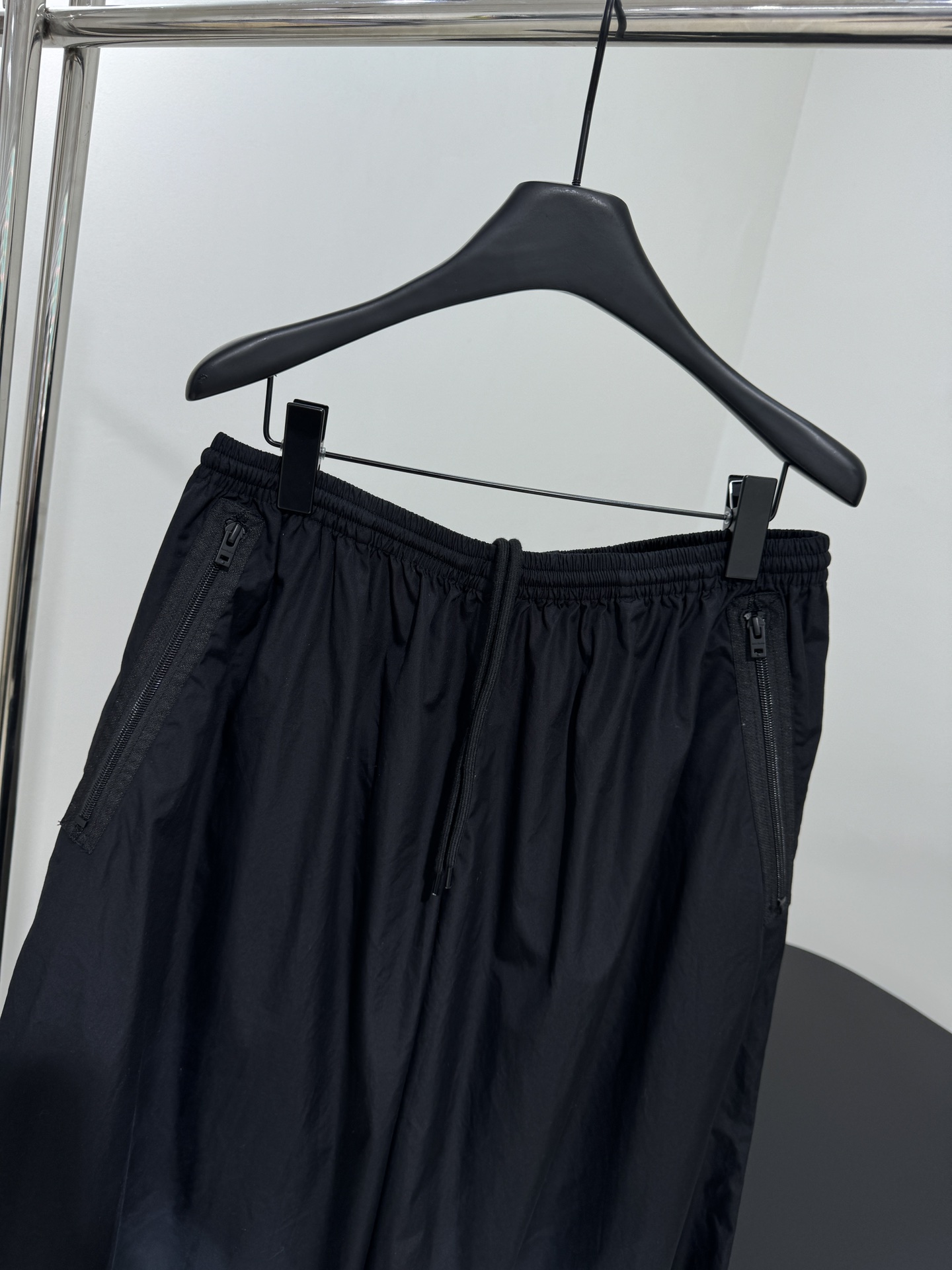 “Technology and Cotton Women’s Suit with Loose Fit for Exercise and Gender Equality” - 图片 2