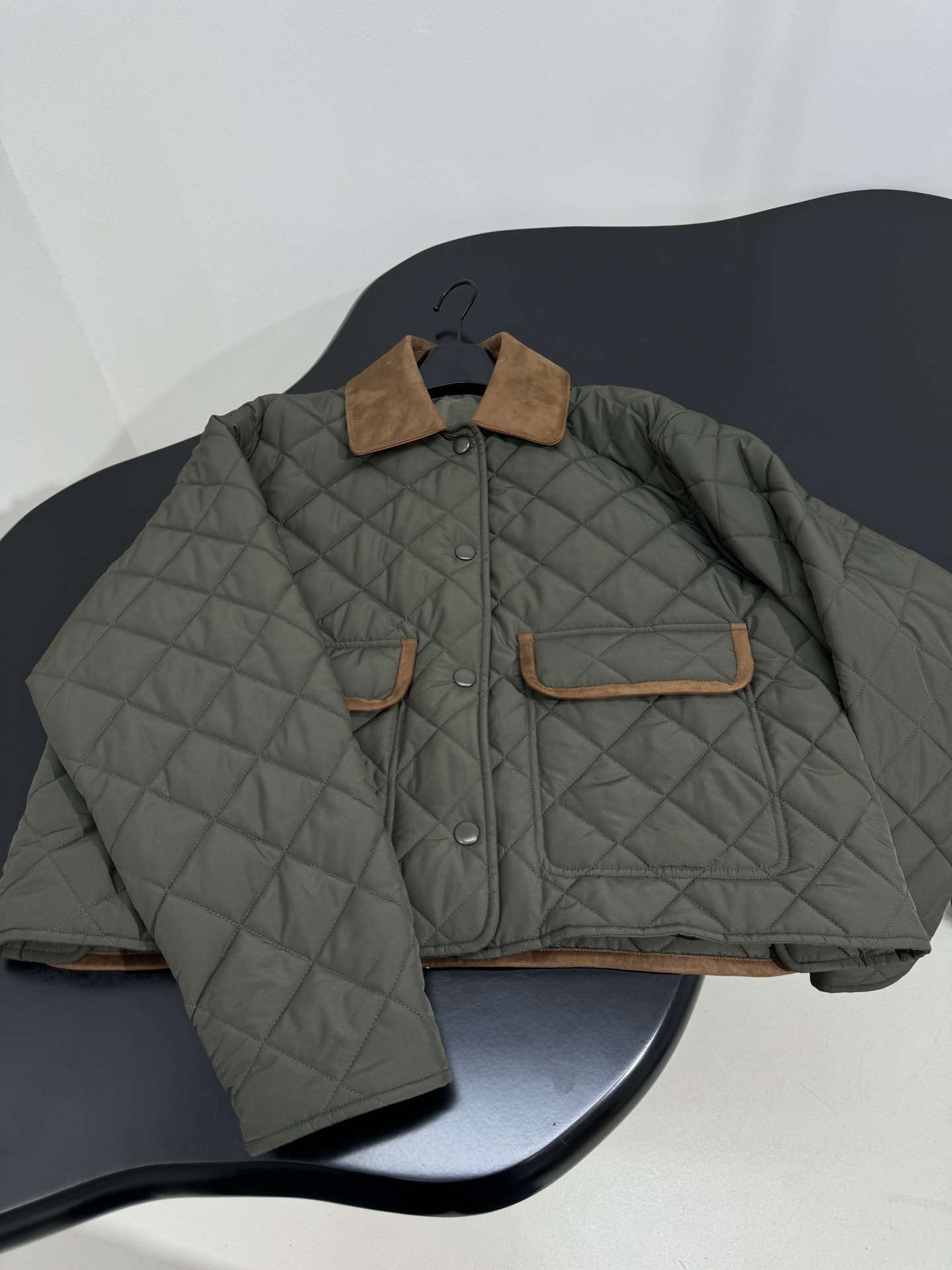 Quilted Tech Pongee Short Jacket with Embroidered Logo - Military Green 6 i1756803373 6315 7