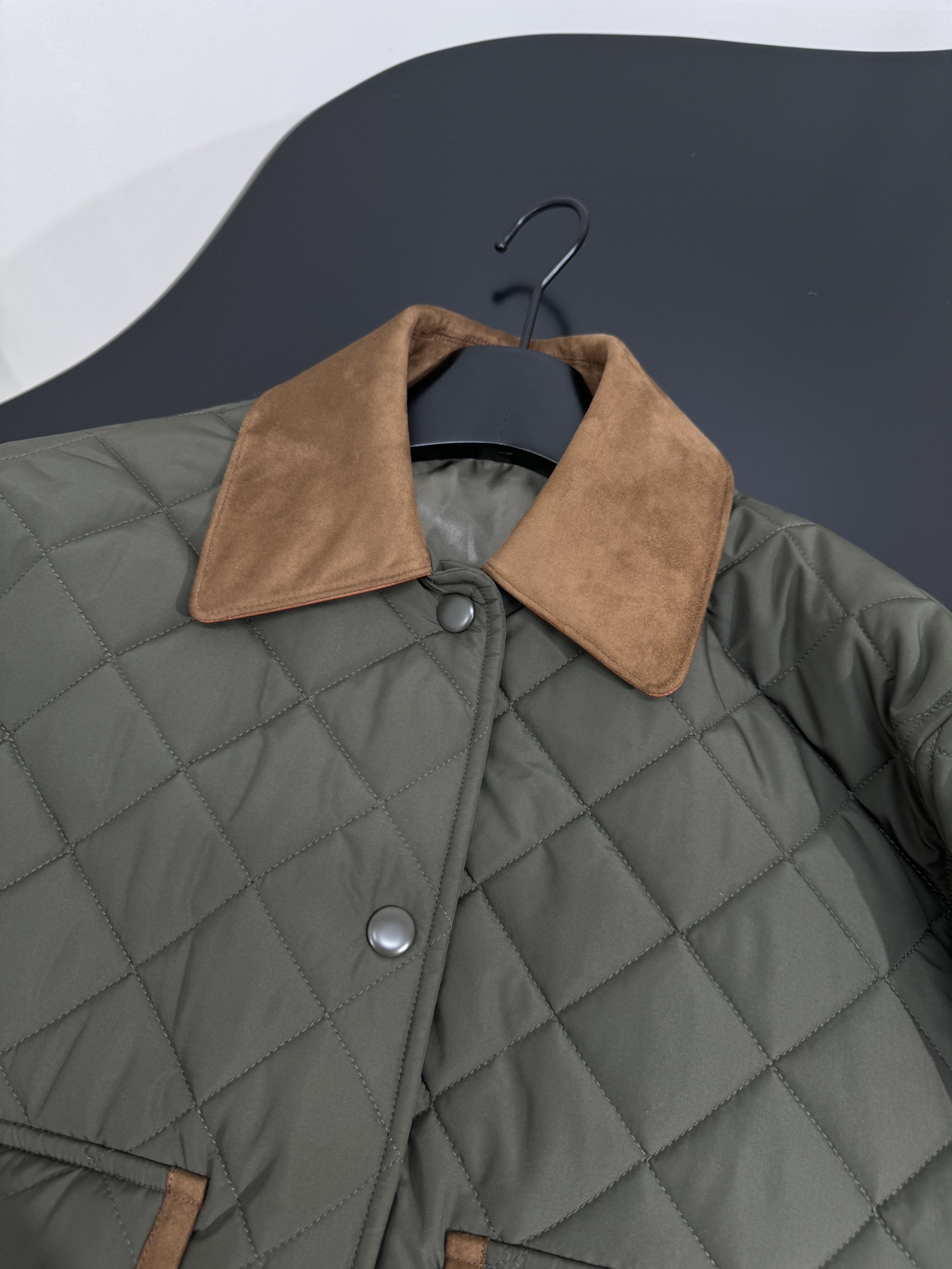 Quilted Tech Pongee Short Jacket with Embroidered Logo - Military Green 7 i1756803373 9371 5