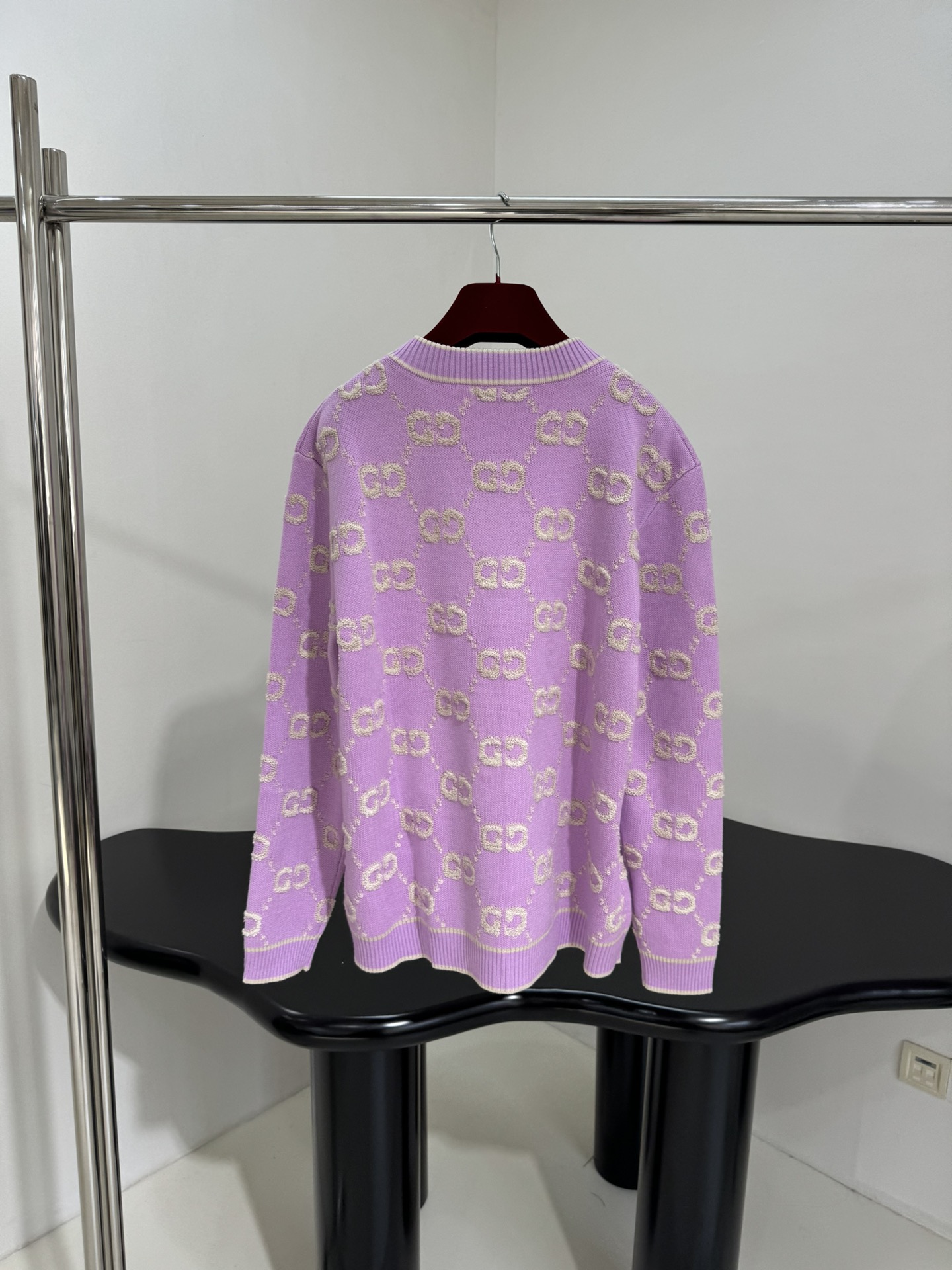 Gucci Wool Jacquard Cardigan with Interlocking G Embroidery 4 i1760604701 6949 1