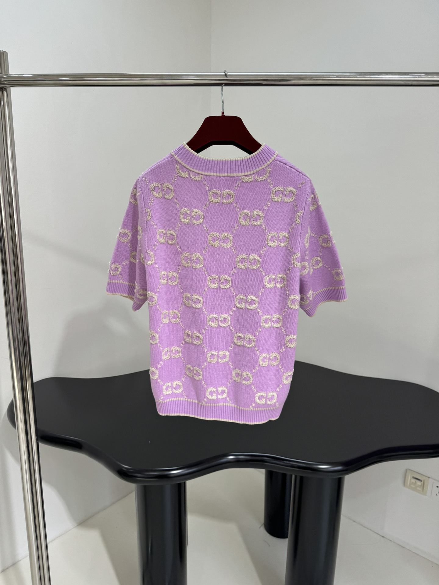 Gucci Jacquard Wool Blend Sweater: Pink & White Interlocking G Embroidery 4 i1760604856 1769 2