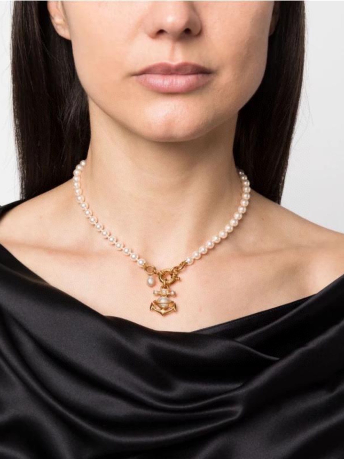 💰120 𝐕𝐢𝐯𝐢𝐞𝐧𝐧𝐞 𝐖𝐞𝐬𝐭𝐰𝐨𝐨𝐝🪐✨ 经典西太后项链vivienne westwood西太后项链!英国时装设计师,时装的朋克之母!时尚潮流风格,品质强大,超美的设计!简约大气刺绣Logo‼精致💎这个款不用担心不好看,因为经典的元素洋气的新设计!赠礼的完美之选,充分展现个性风范。品质非常整个首饰给人大牌气场的同时又非常精致,让整个人的层次提升好几个level💟绝对值得入手‼️🌟